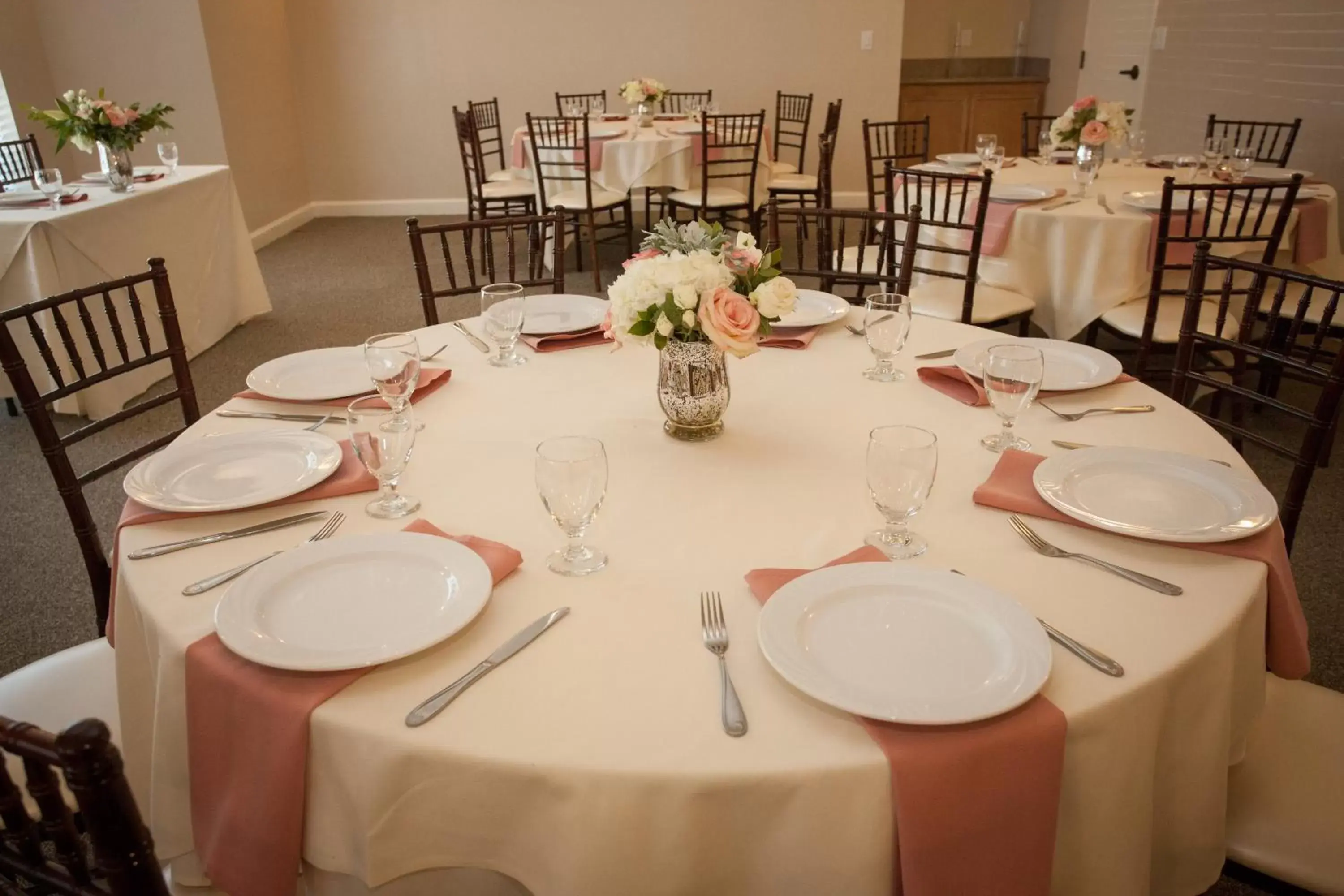 Banquet/Function facilities, Restaurant/Places to Eat in Forest Suites Resort at the Heavenly Village