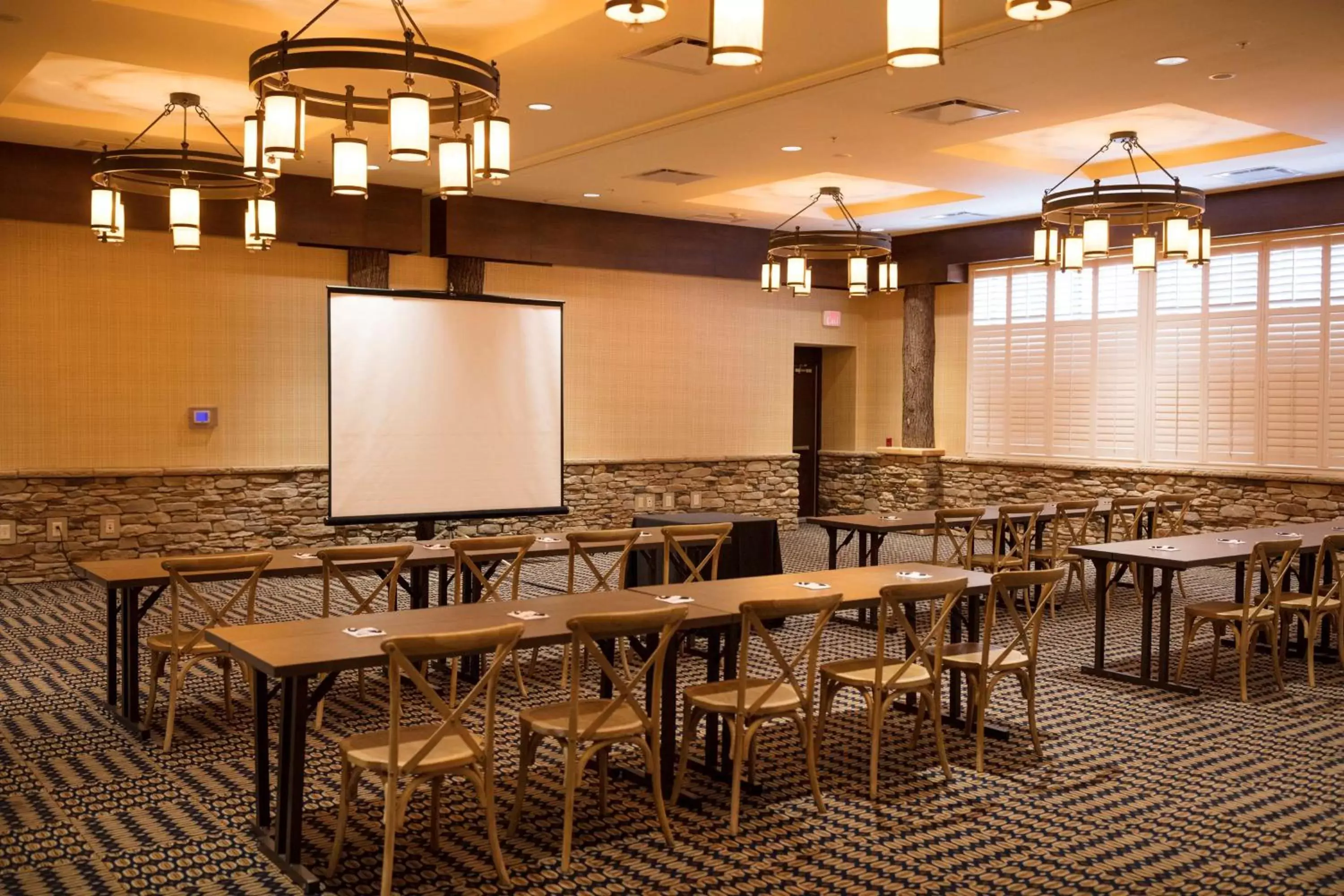 Meeting/conference room in Tailwater Lodge Altmar, Tapestry Collection By Hilton