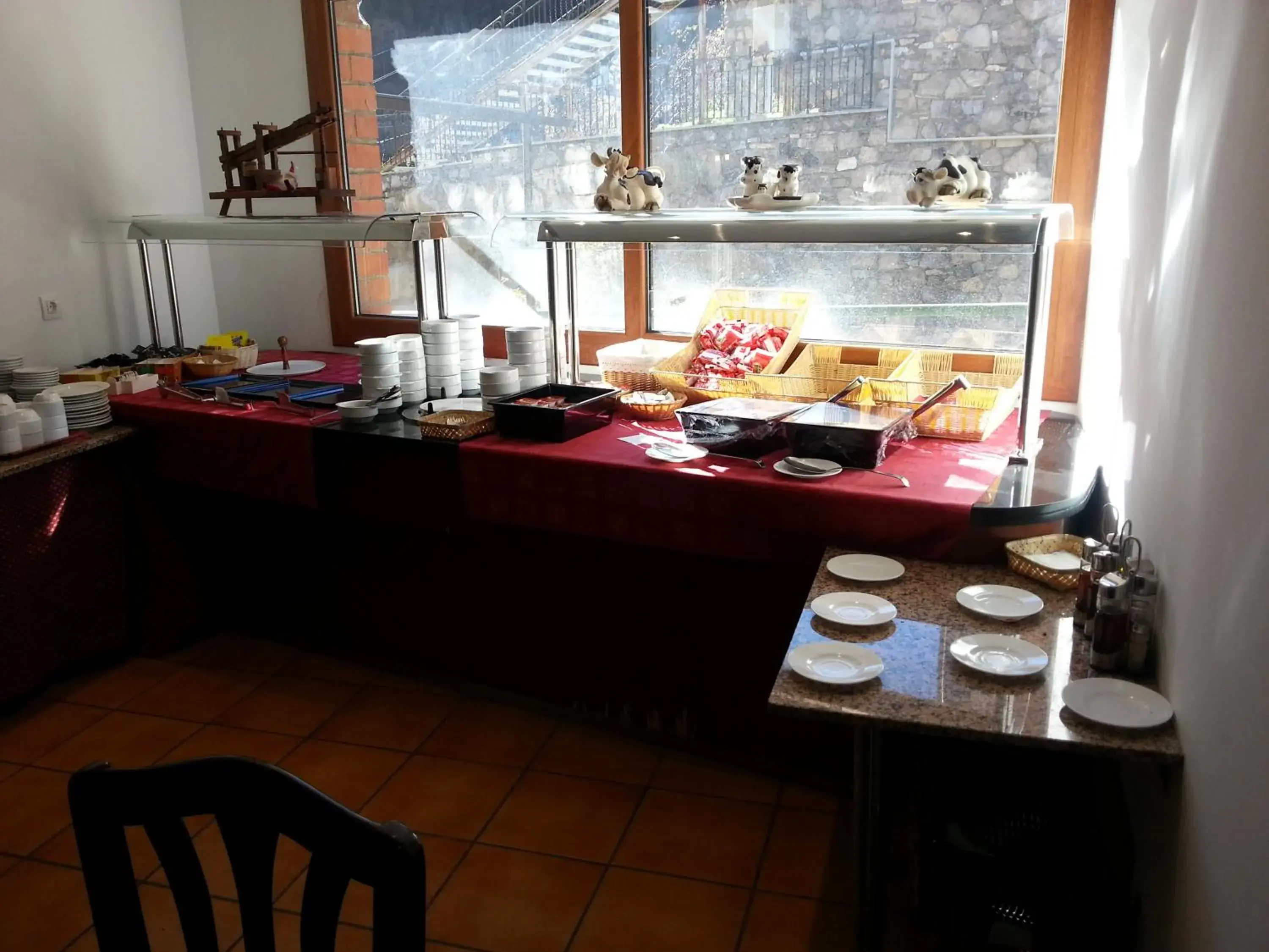 Restaurant/Places to Eat in Hotel Arinsal