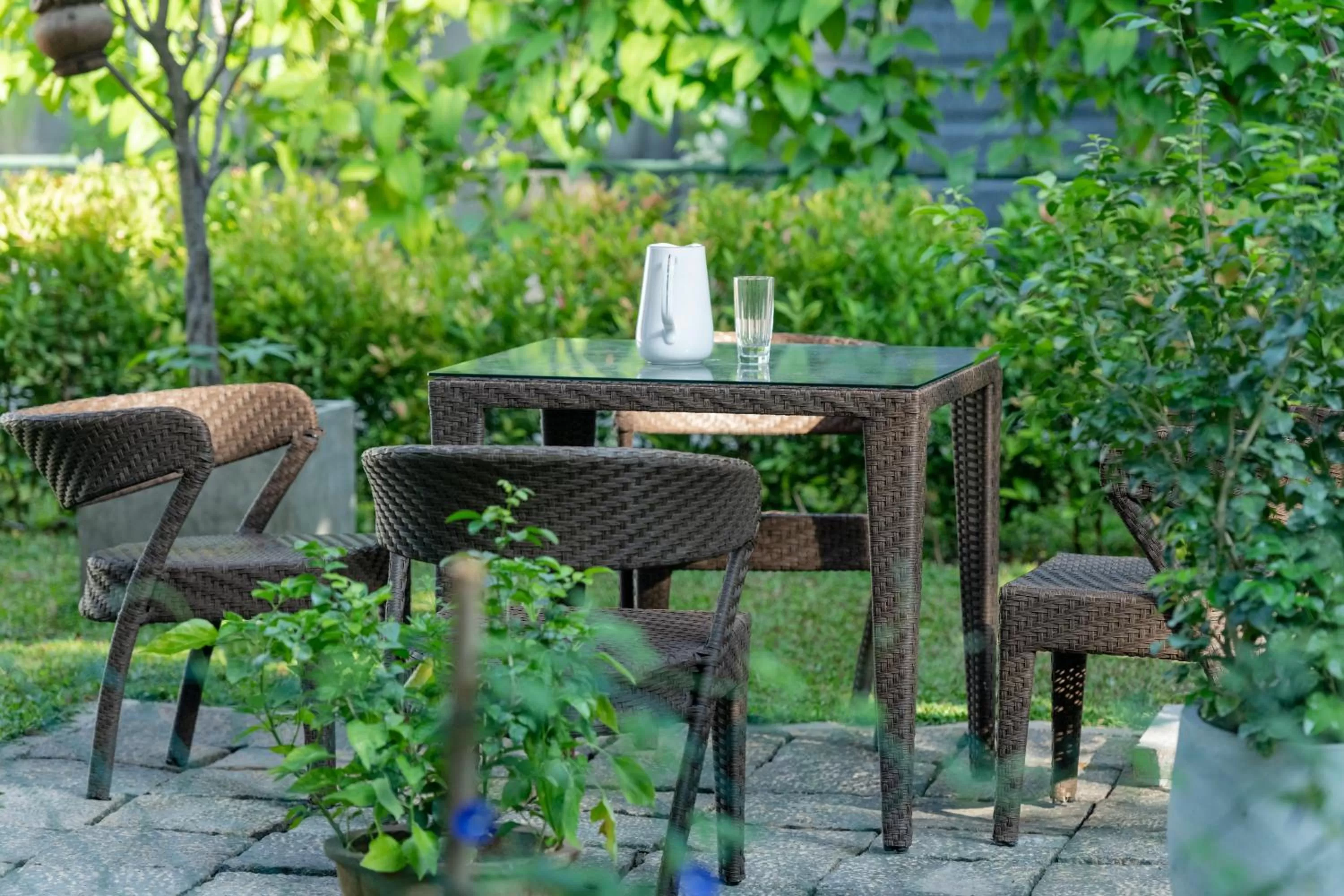 Restaurant/places to eat in Aryana Boutique Hotel