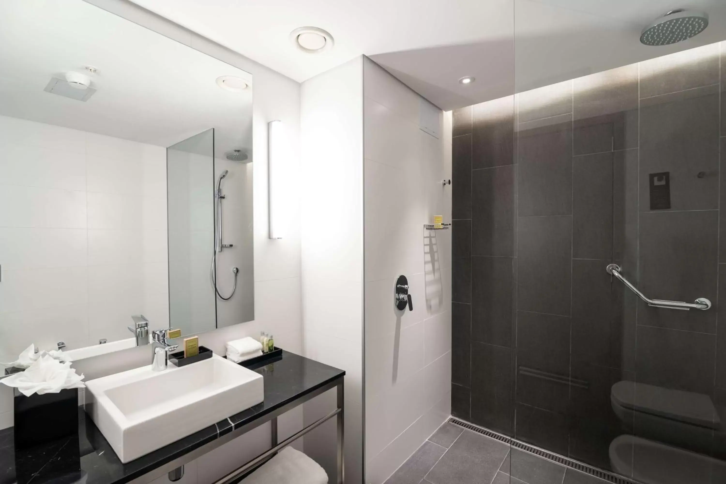 Bathroom in Soro Montevideo, Curio Collection By Hilton