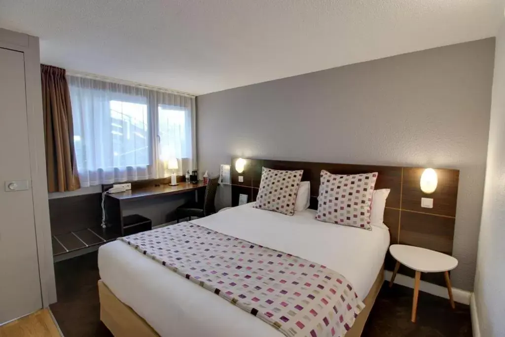 Bedroom, Bed in Sure Hotel by Best Western Biarritz Aeroport