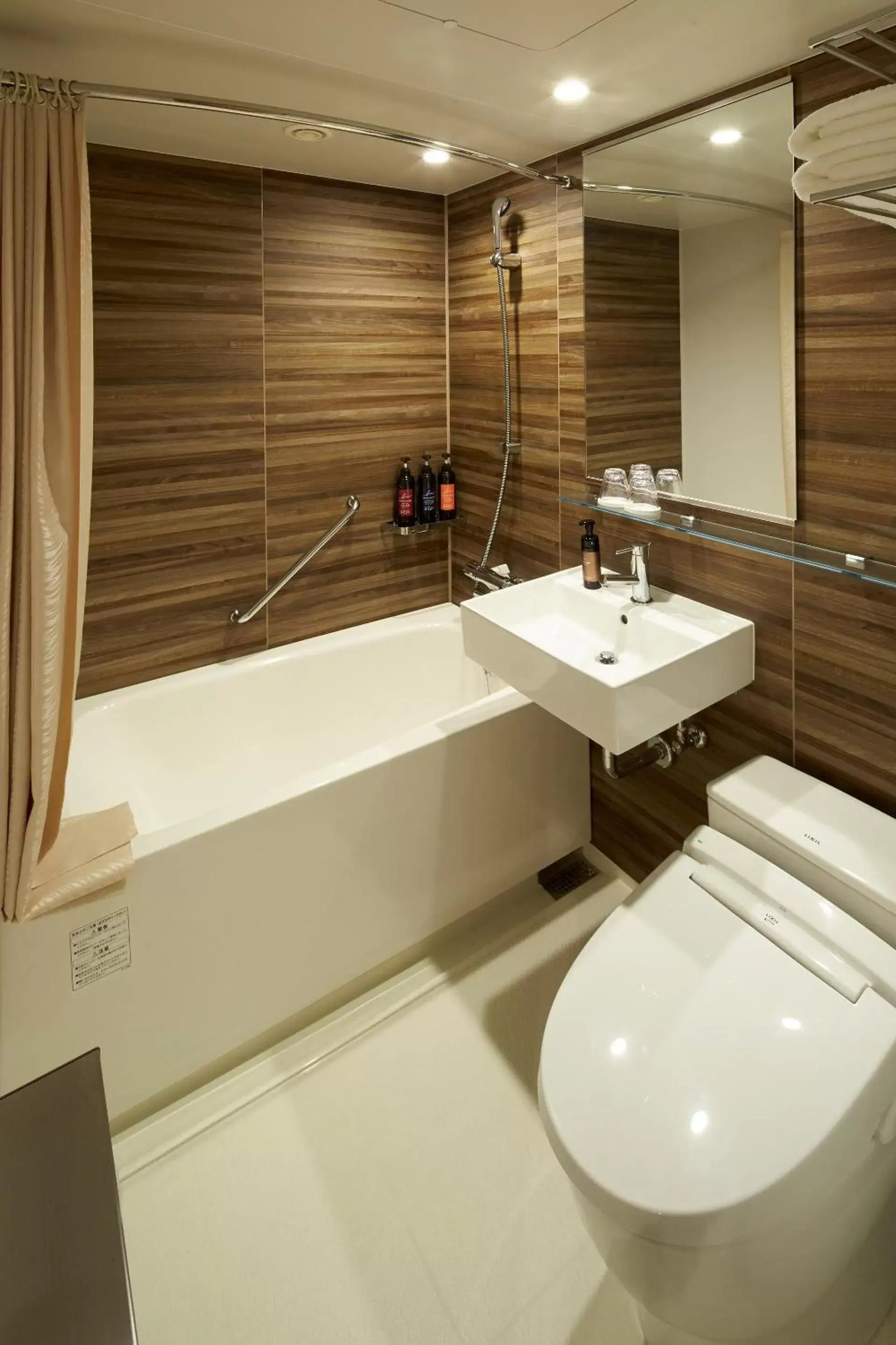 Bathroom in DEL style Osaka Higashi Temma by Daiwa Roynet Hotel