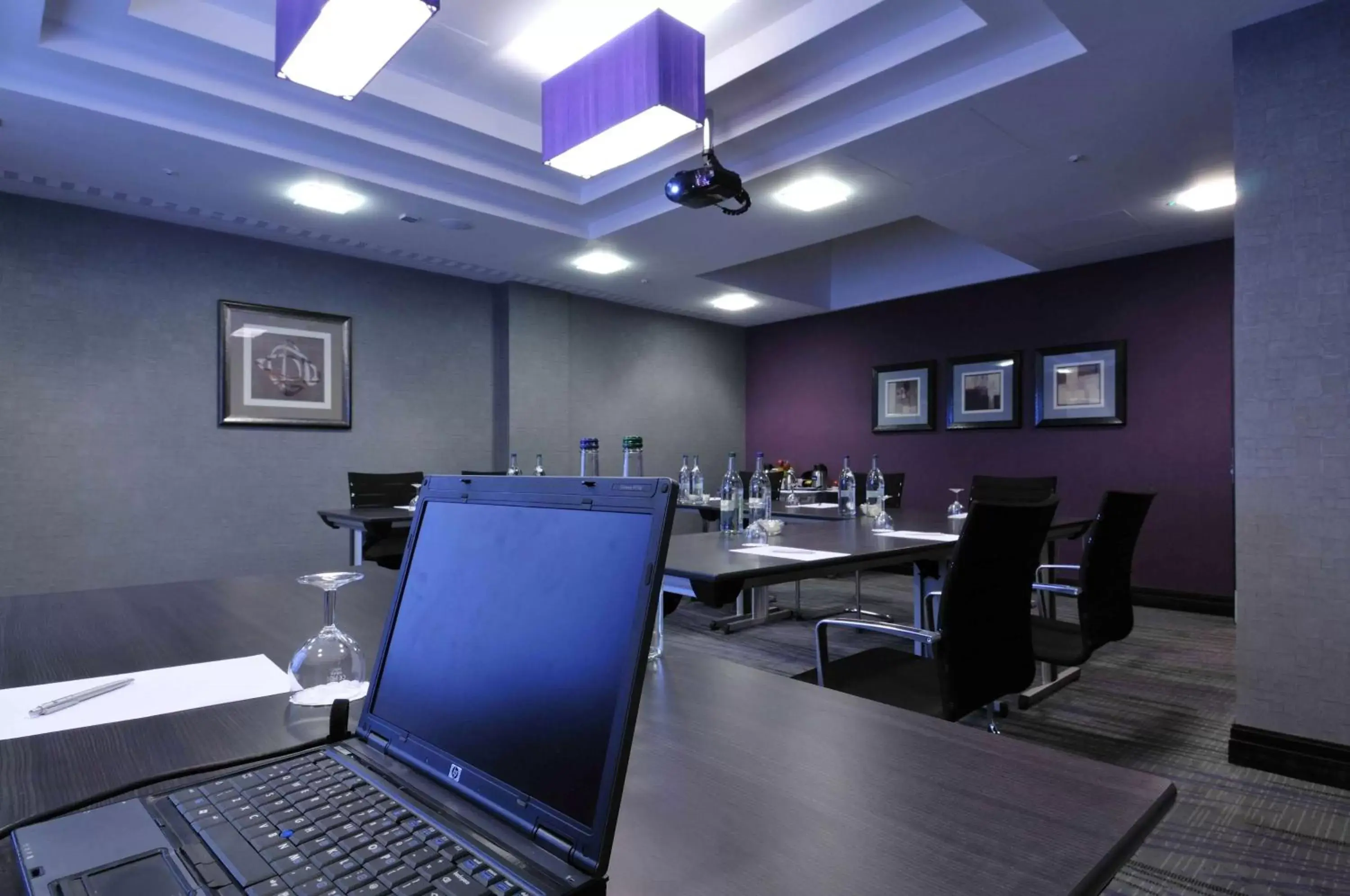 Meeting/conference room, Restaurant/Places to Eat in DoubleTree By Hilton London - West End