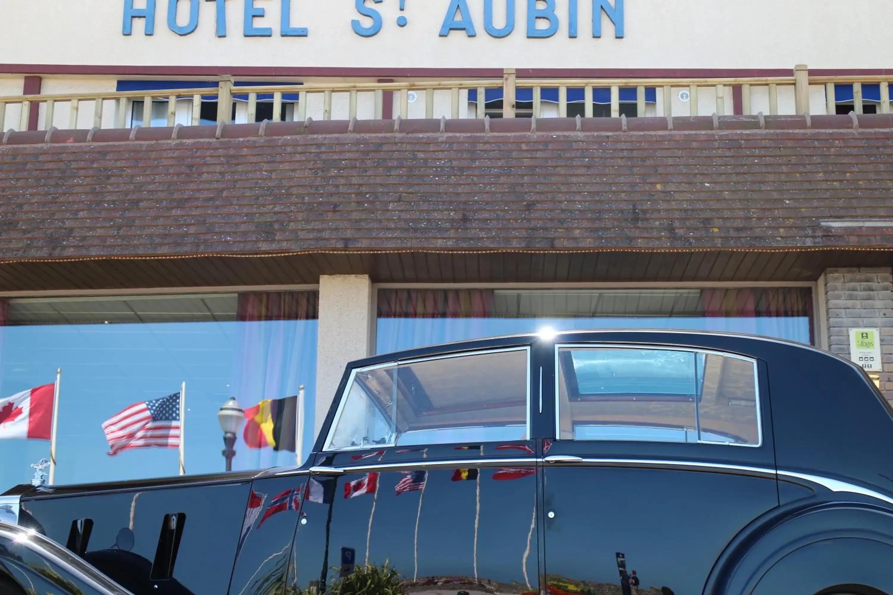 Facade/entrance, Swimming Pool in Le Saint-Aubin