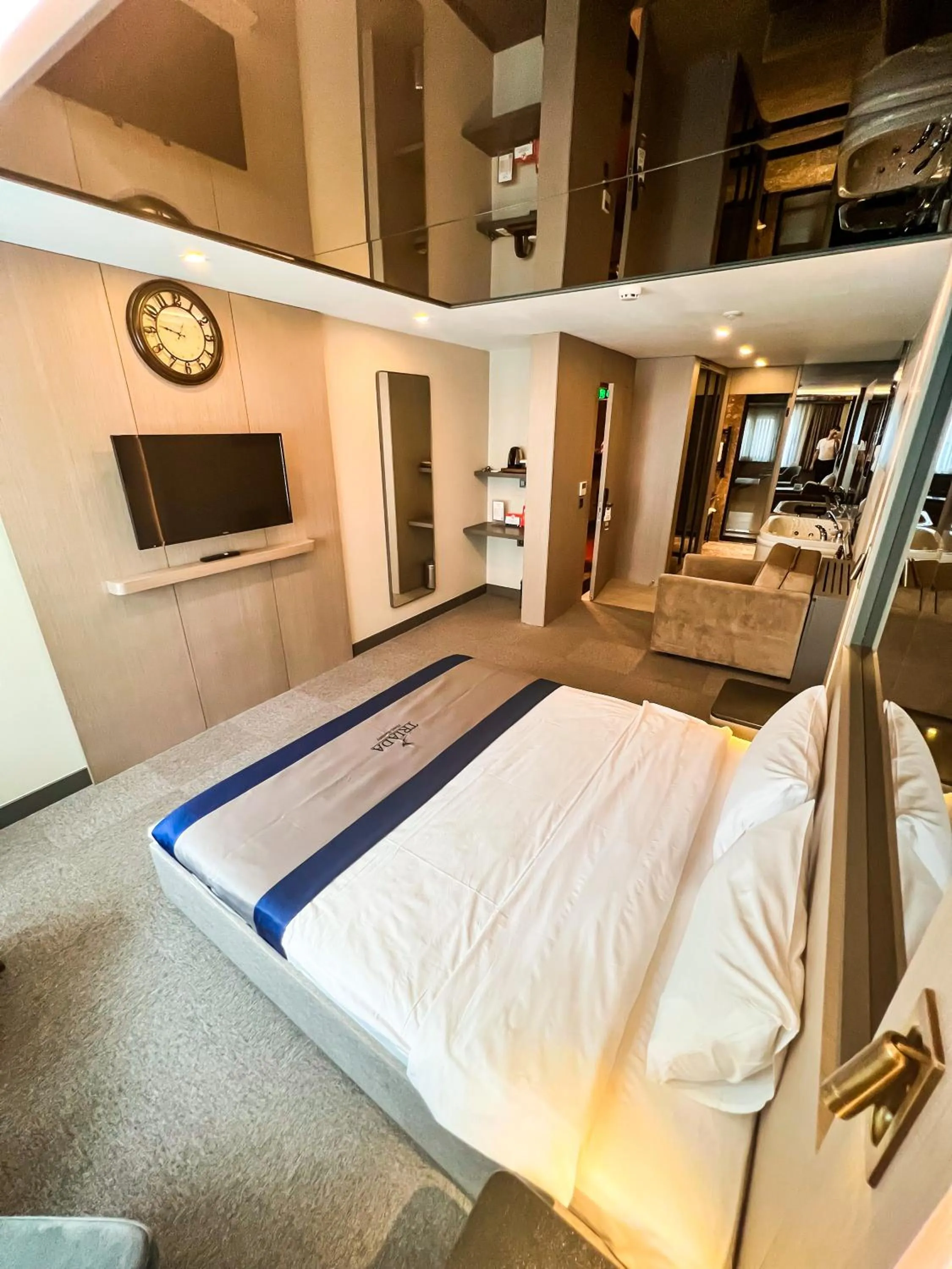 Massage, Bed in Triada Hotel Karaköy