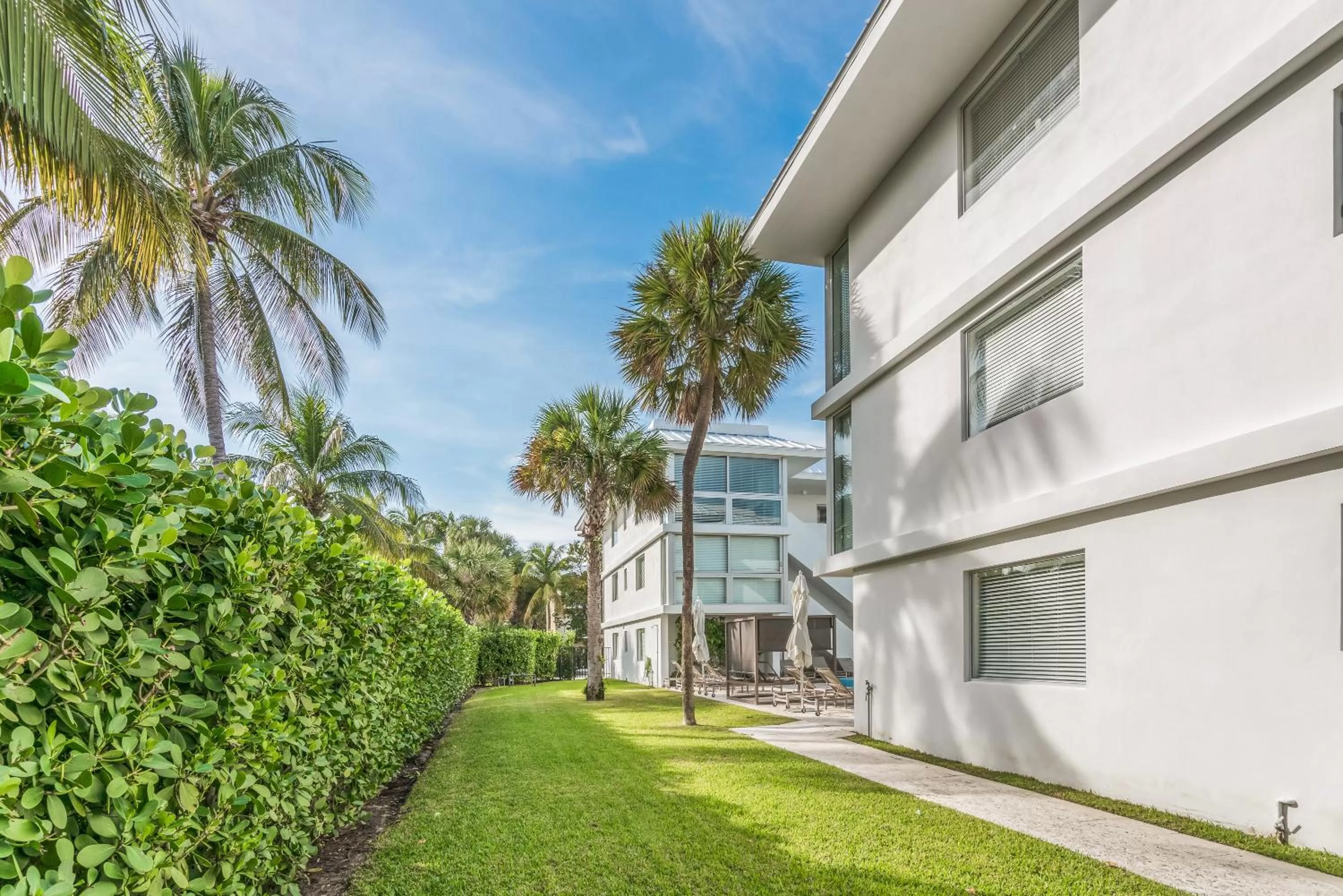 Property building in Beach Haus Key Biscayne Contemporary Apartments