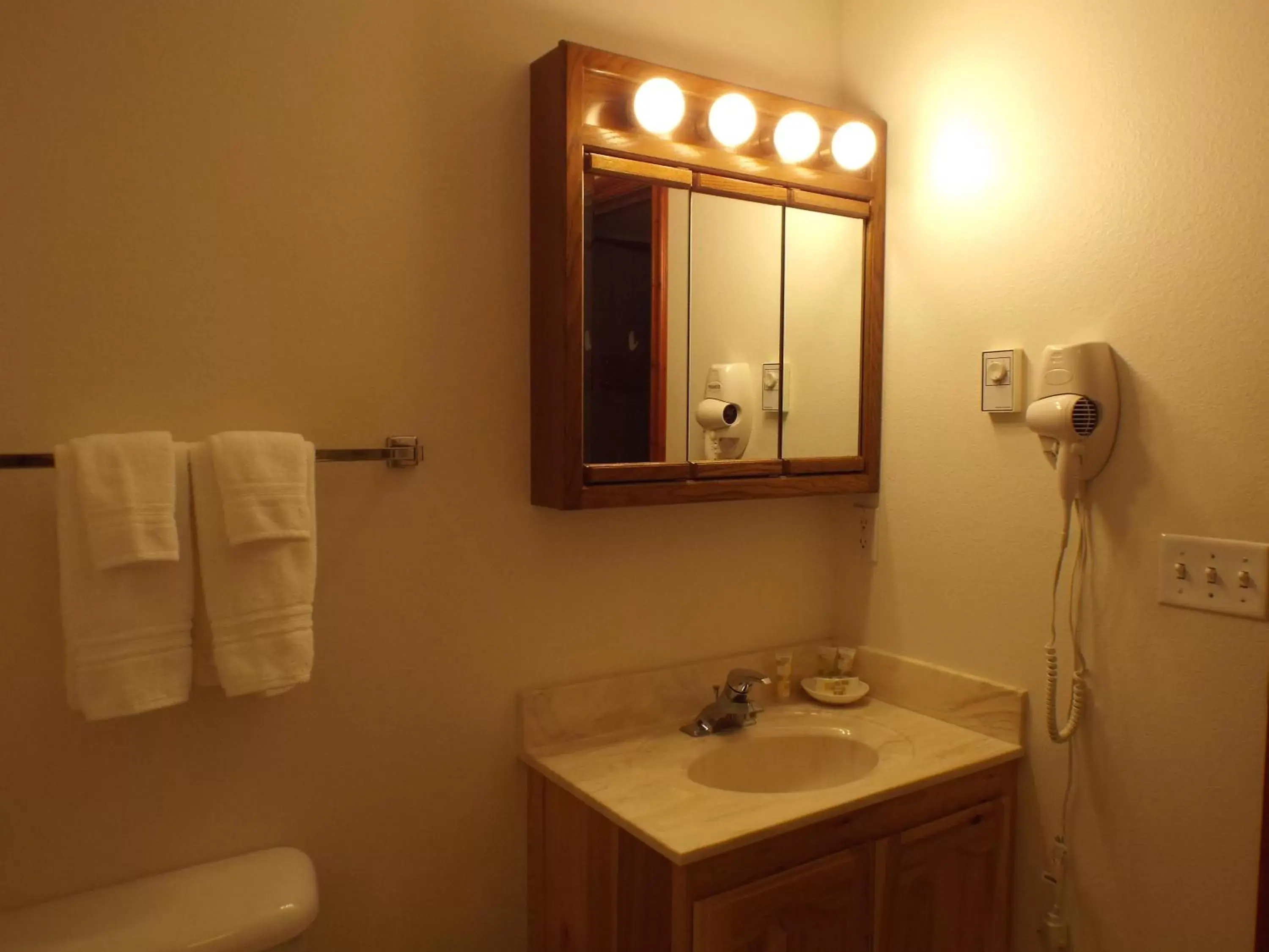 Bathroom in Greenwood Village Inn & Suites