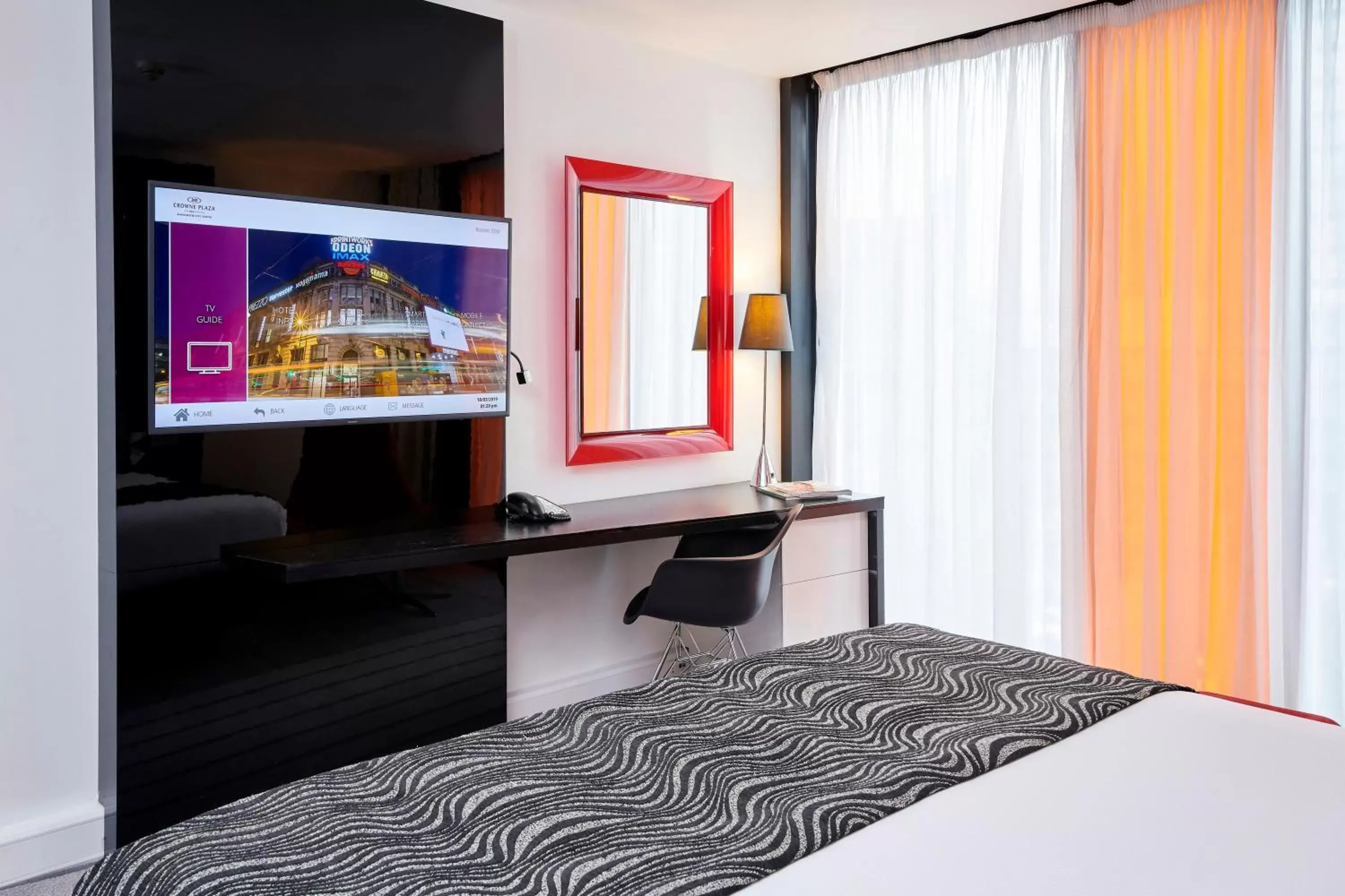 TV and multimedia in Crowne Plaza Manchester City Centre, an IHG Hotel