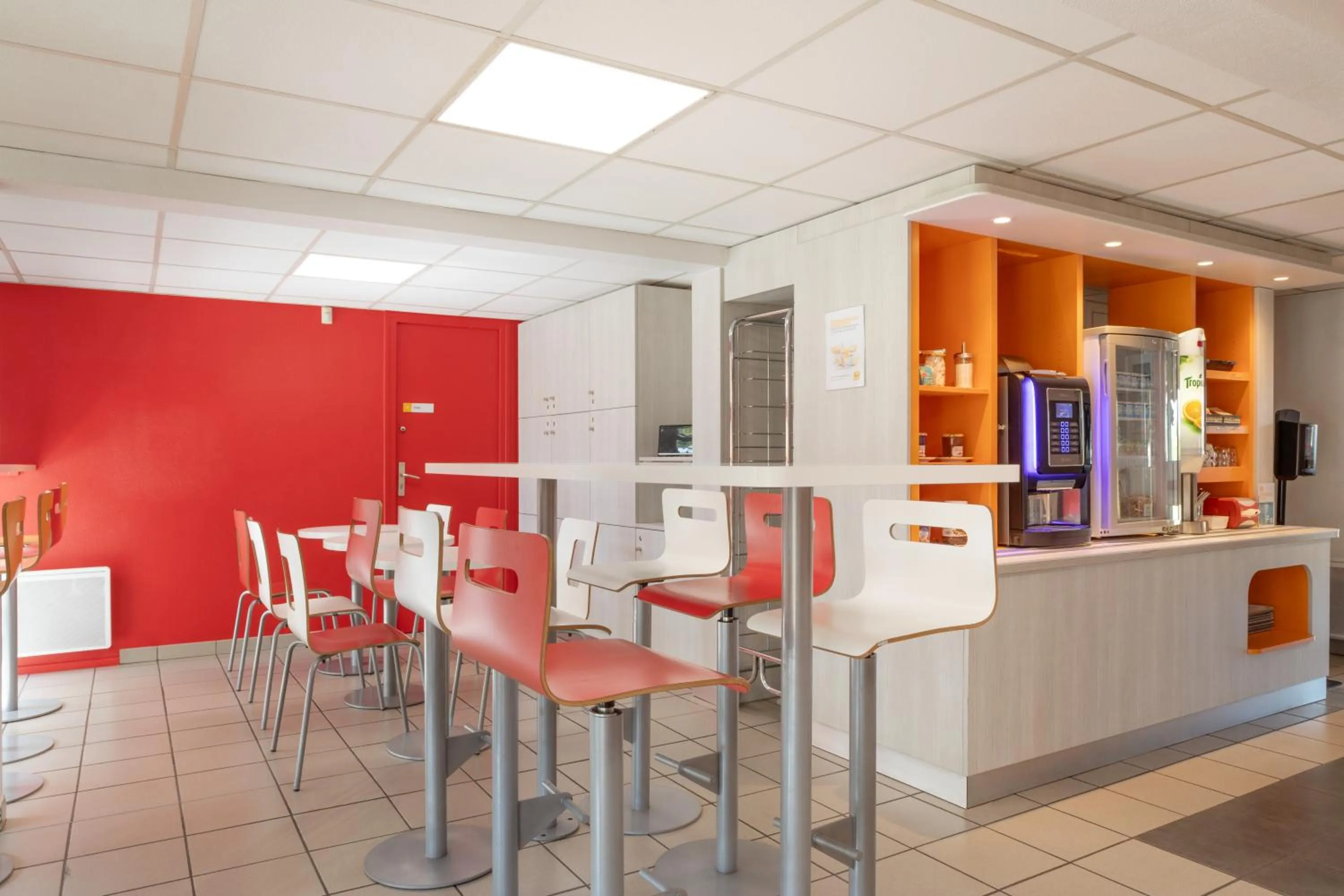 Restaurant/places to eat in Première Classe Châlons-en-Champagne