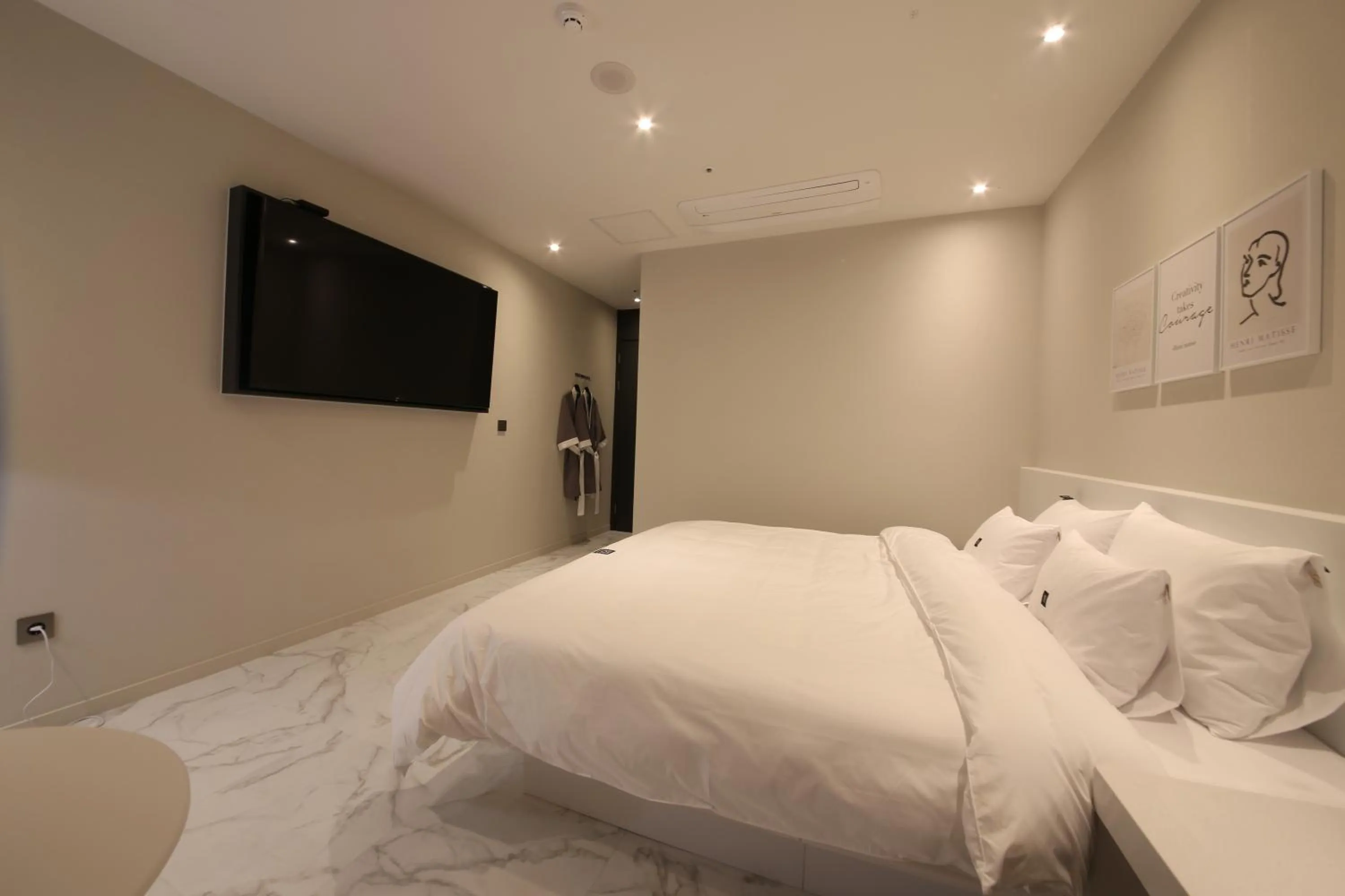 Bed in Zam101 Hotel Gimhae