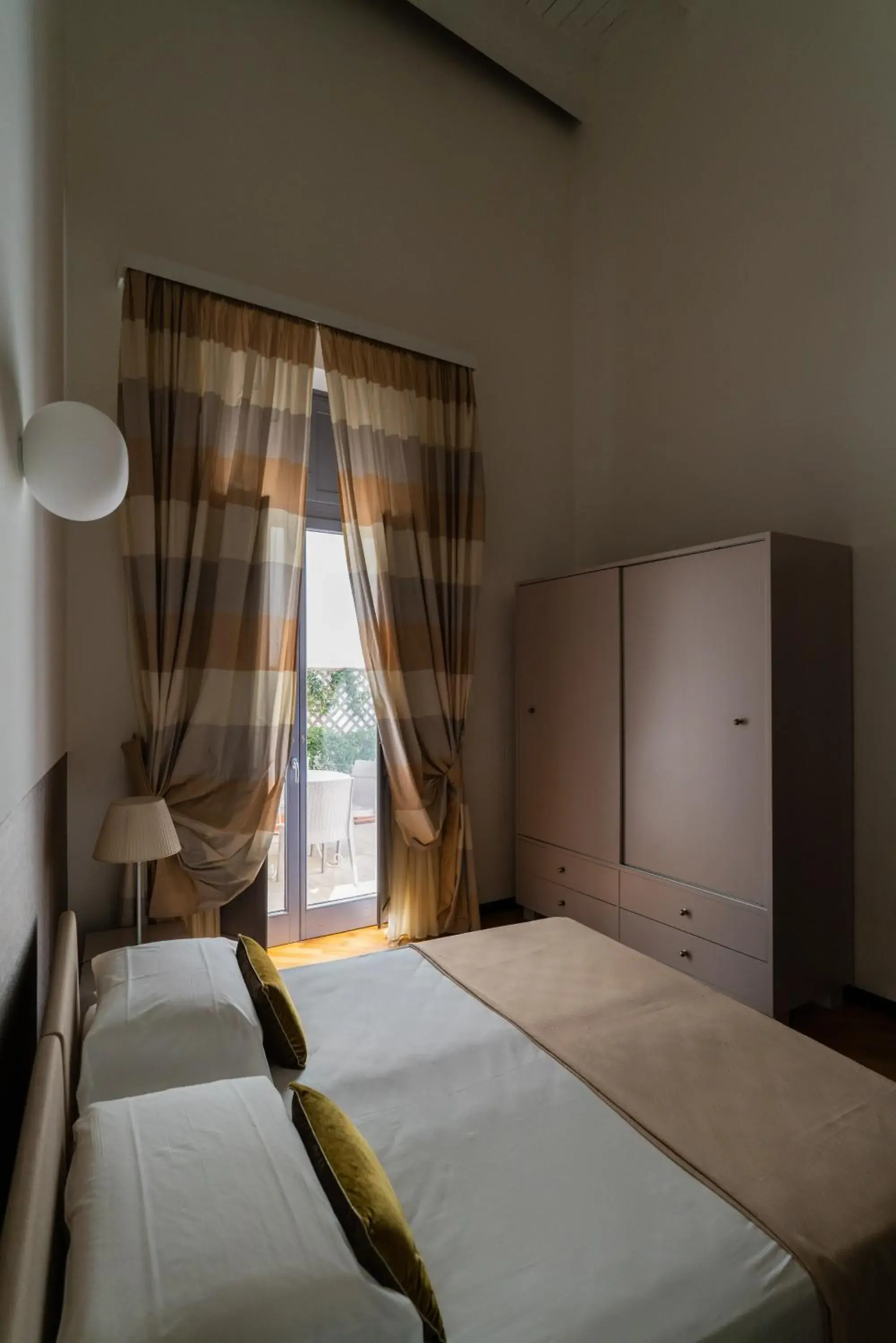 Photo of the whole room, Bed in Palazzo Indelli