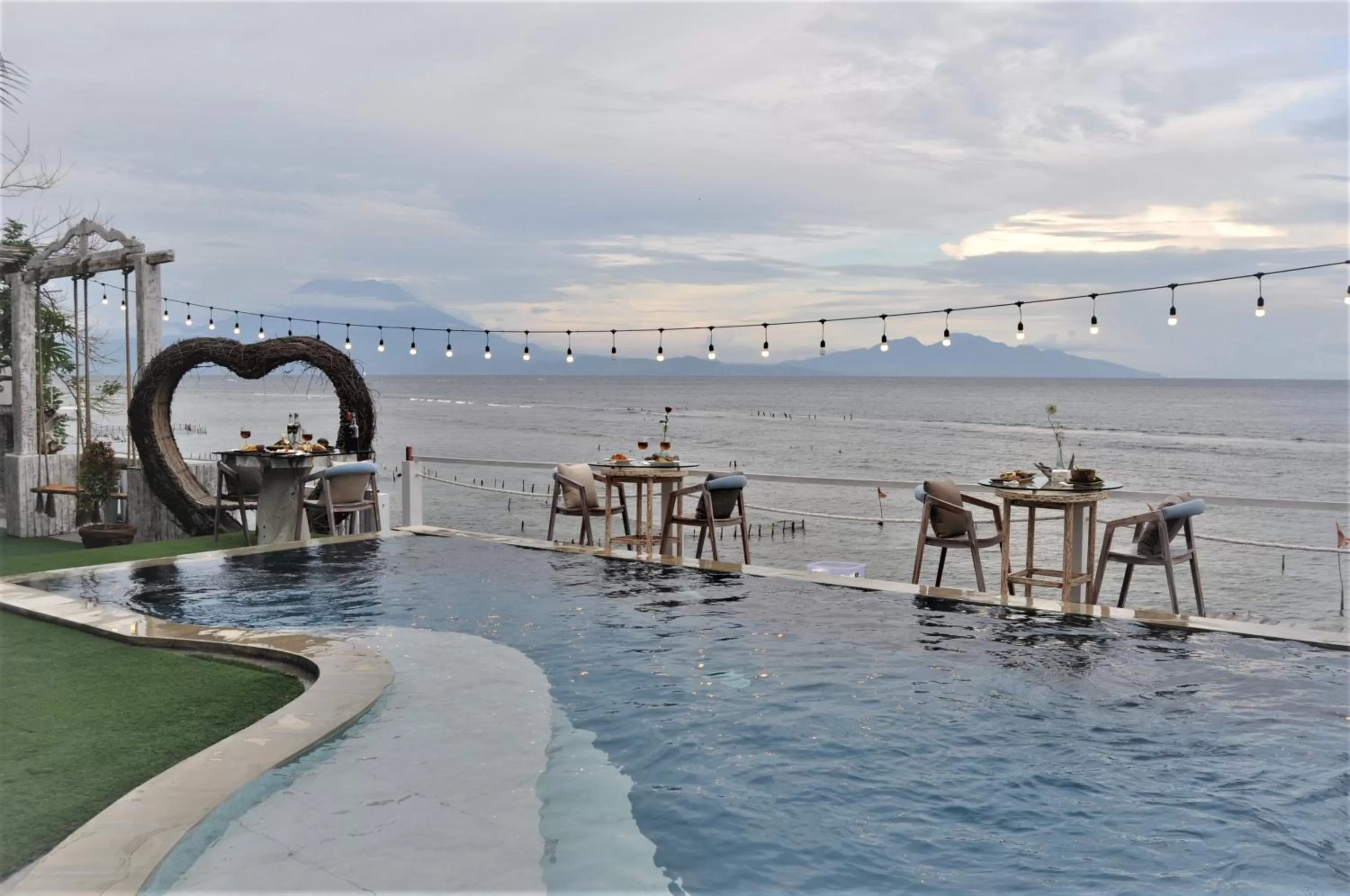 Restaurant/places to eat in SUITE OCEAN BLUE