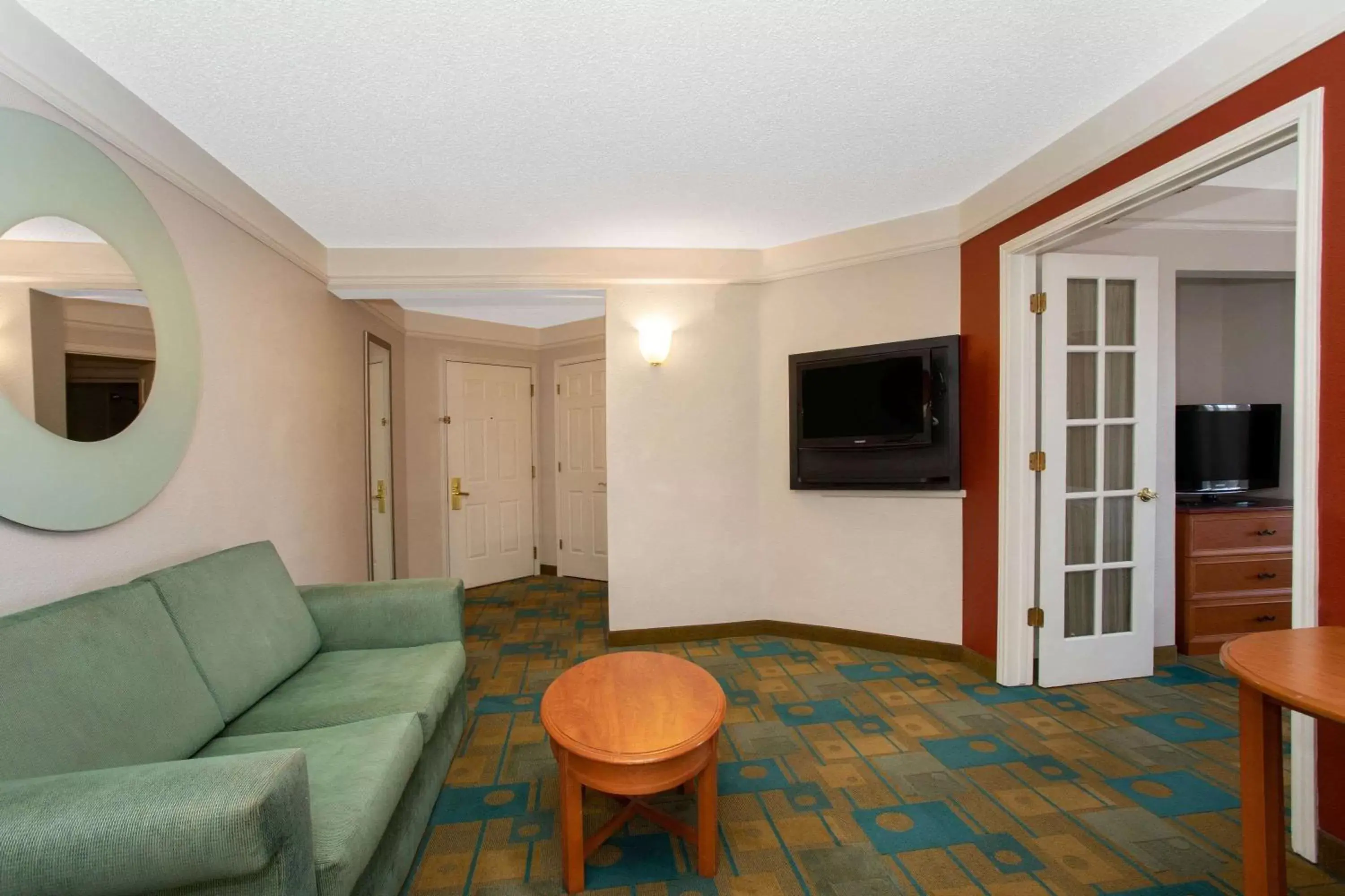 Photo of the whole room, Seating Area in La Quinta by Wyndham Denver Southwest Lakewood