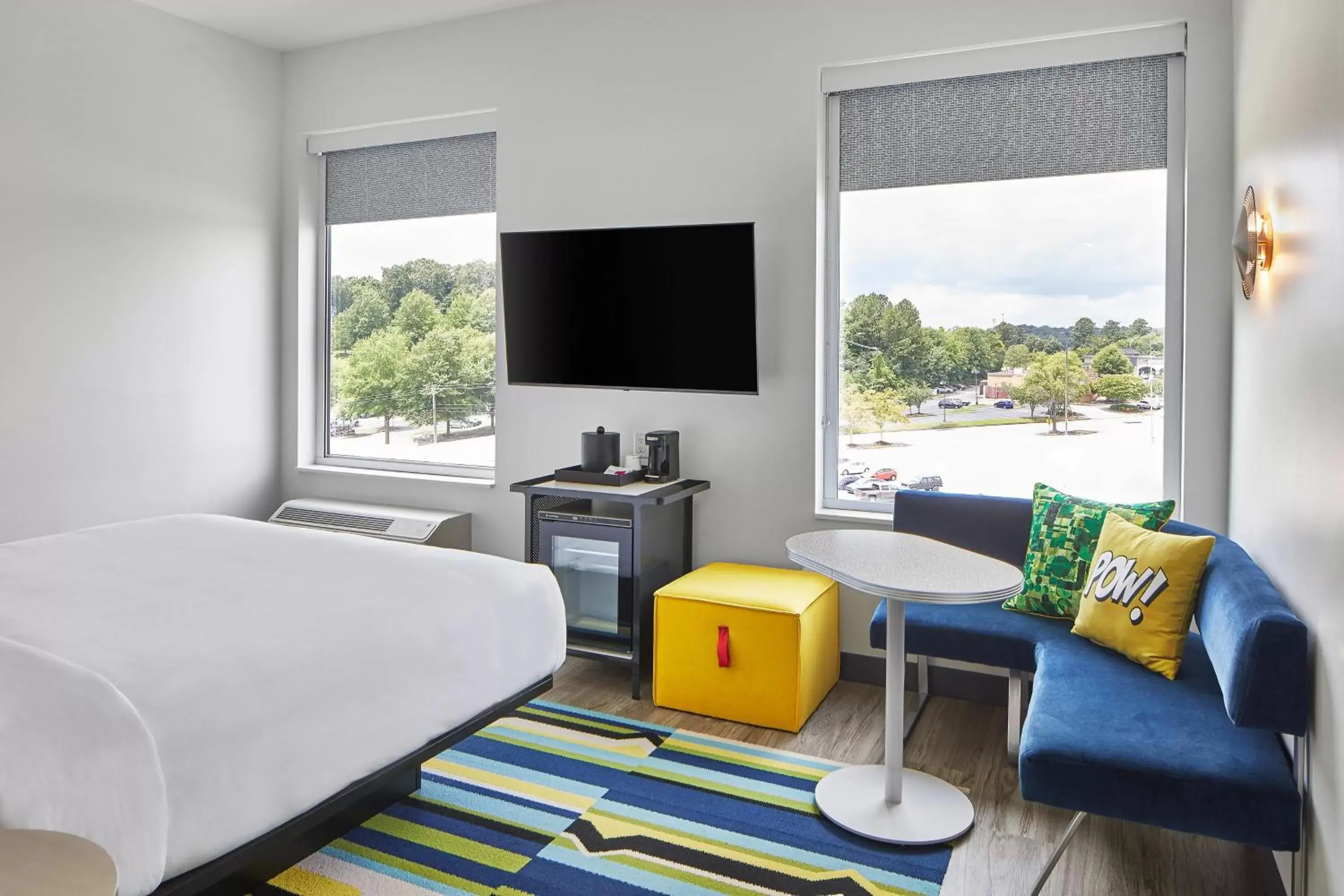 Photo of the whole room, TV/Entertainment Center in Aloft Chattanooga Hamilton Place