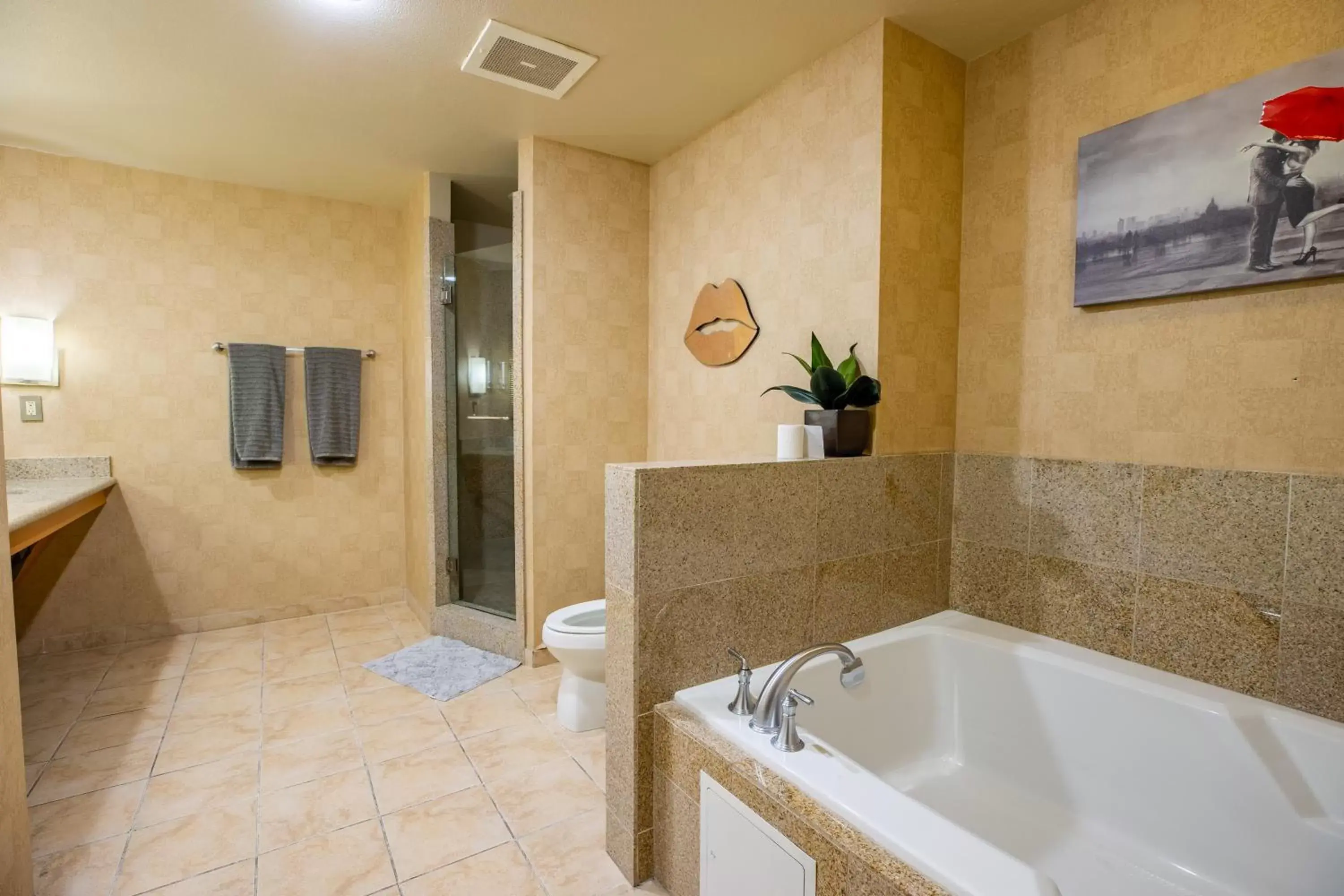 Bathroom in 2100 SqFt Penthouse Suite W/ Strip Views! POOL GYM