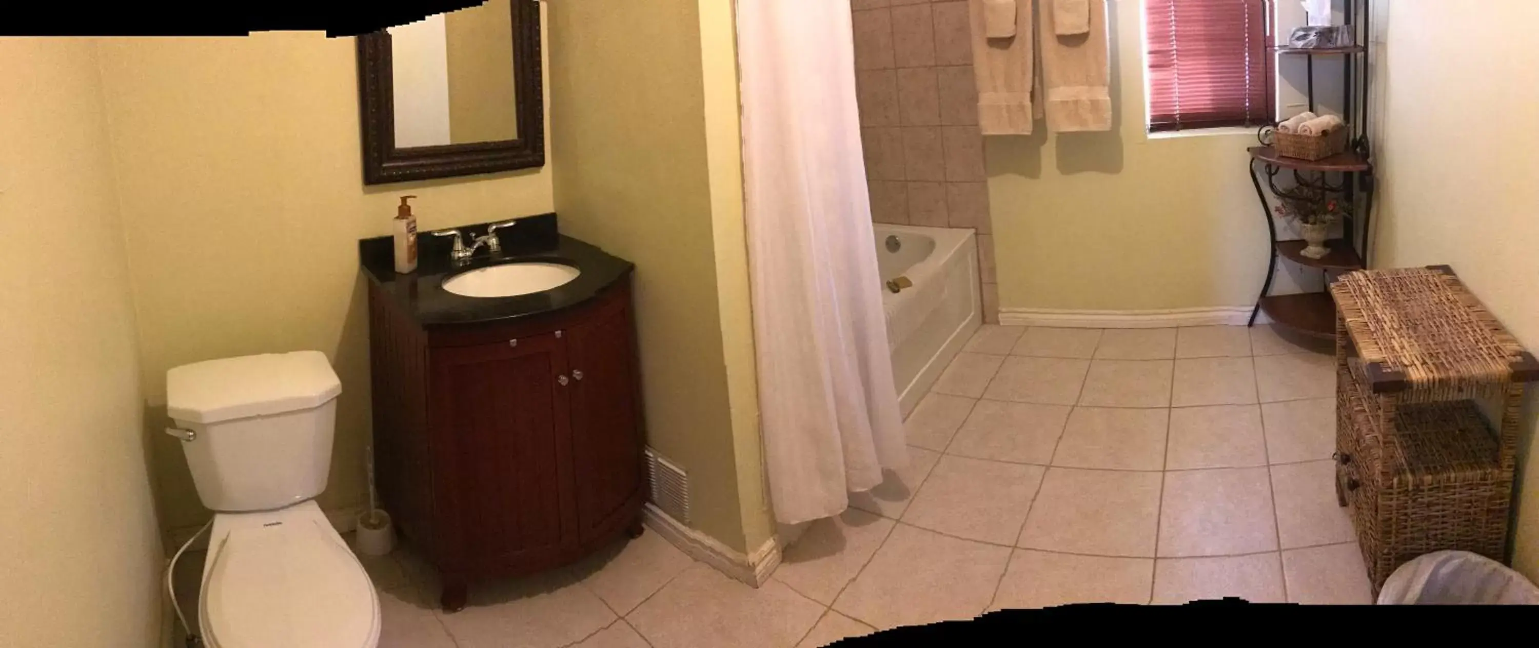 Bathroom in Dominion Hotel
