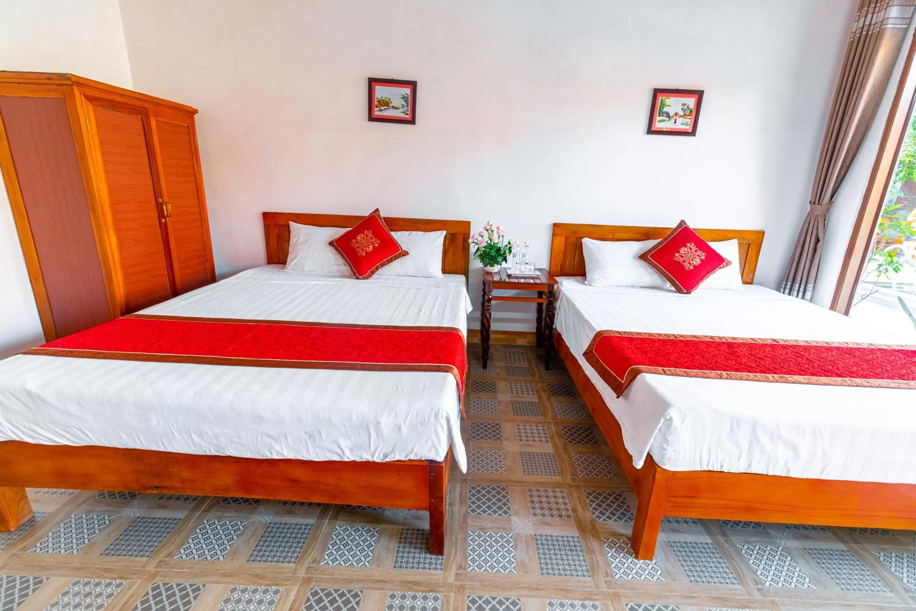 Bed in Tam Coc mountain bungalow