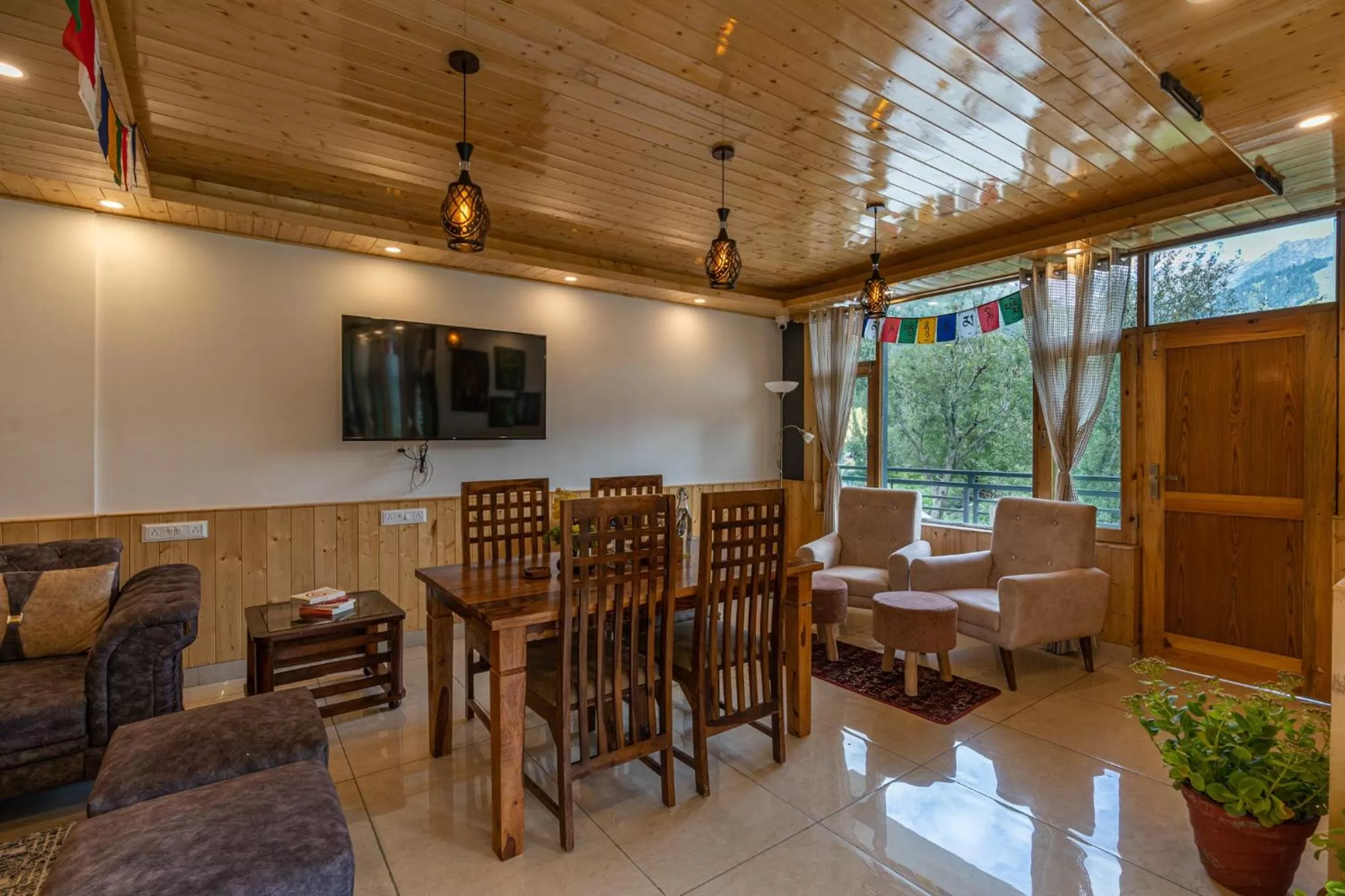 Communal lounge/ TV room, Restaurant/Places to Eat in The 14 Gables, A Boutique Stay