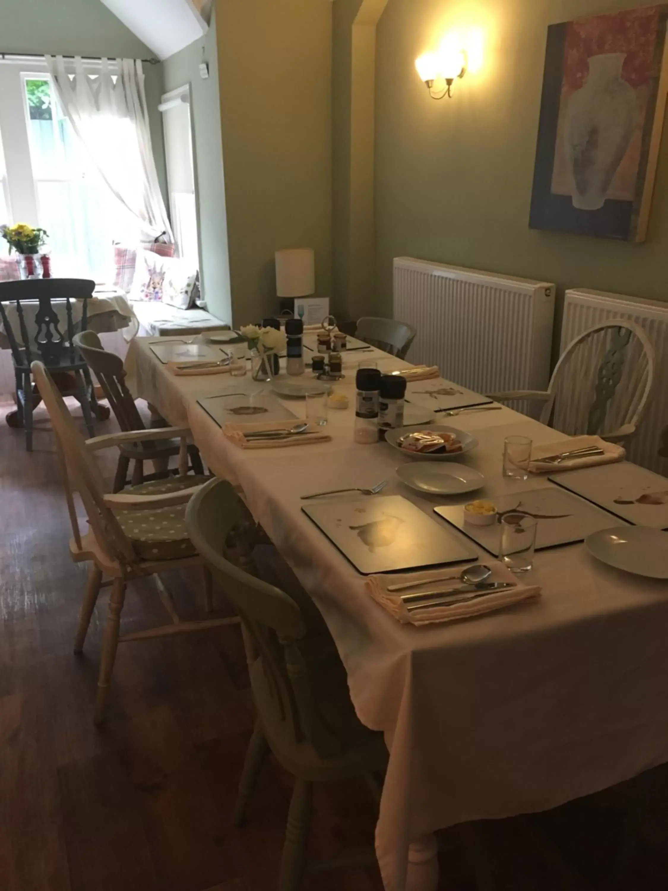 Restaurant/Places to Eat in Lodbourne House B&B