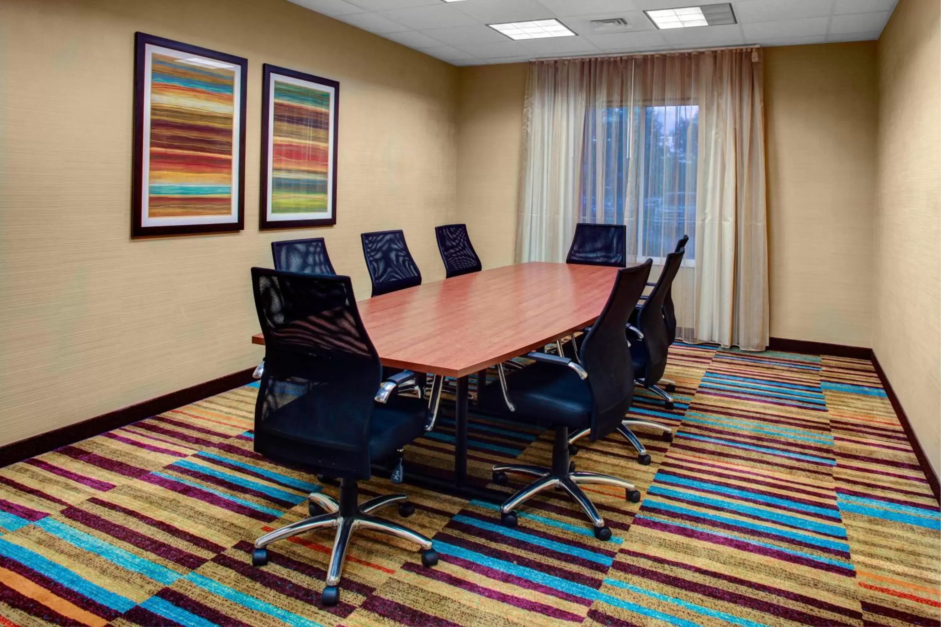 Meeting/conference room in Fairfield Inn and Suites by Marriott Emporia I-95