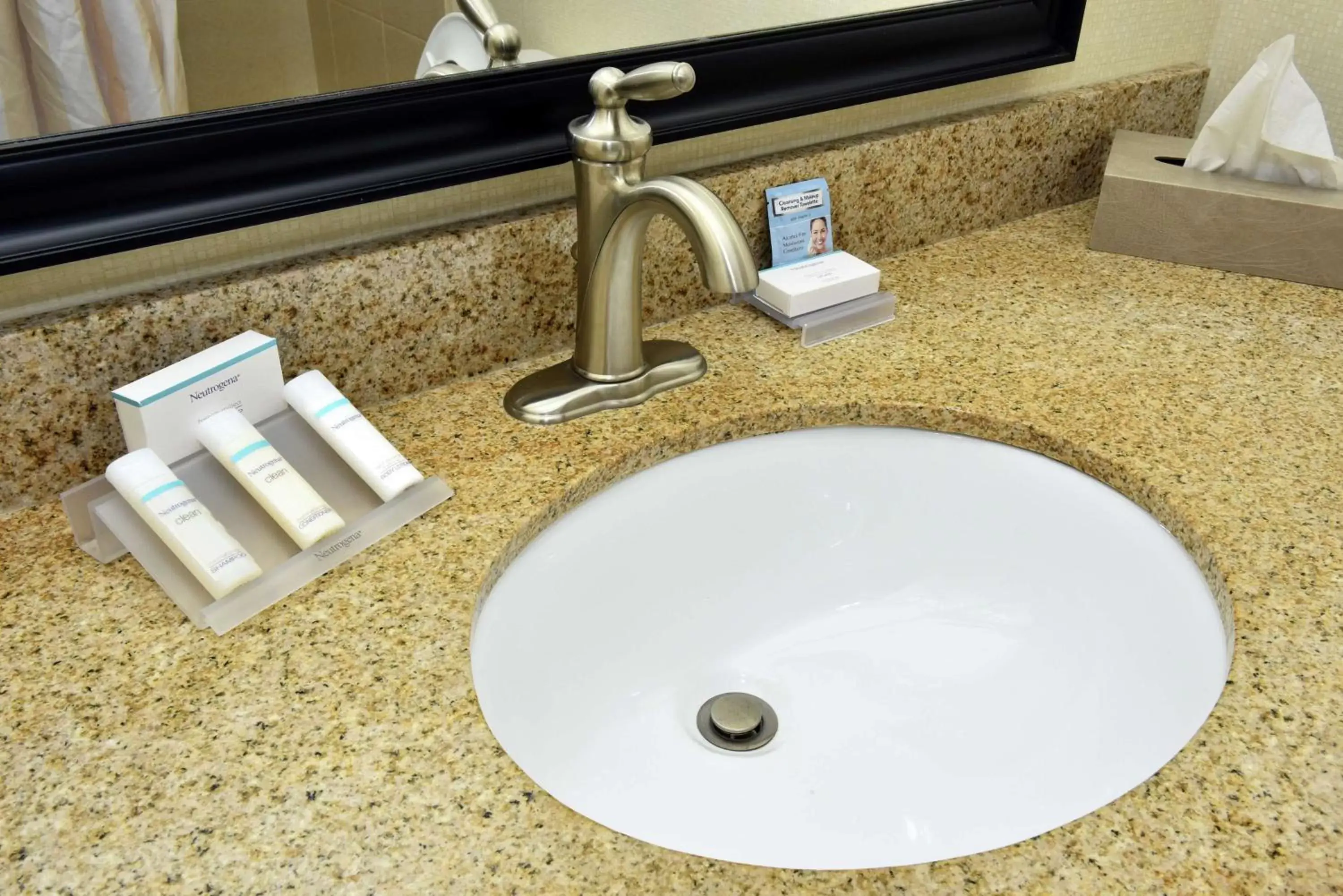 Bathroom in Hilton Garden Inn Atlanta/Peachtree City