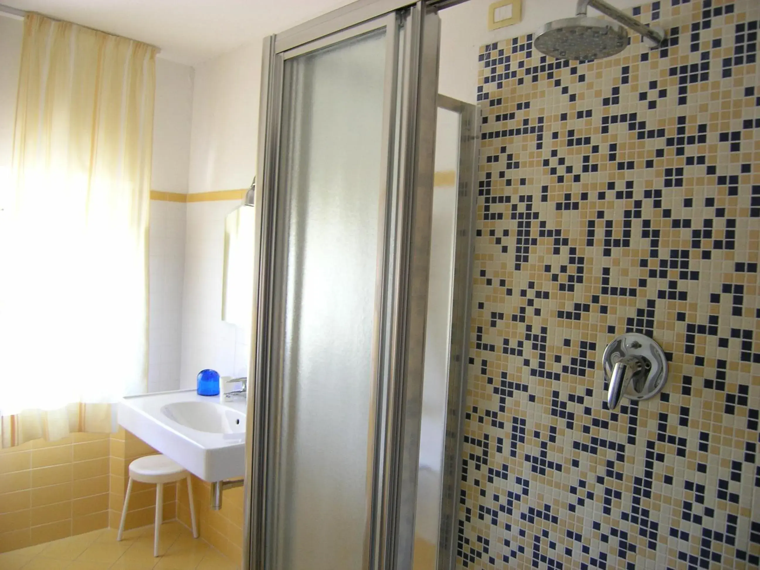 Day, Bathroom in Elba Hotel