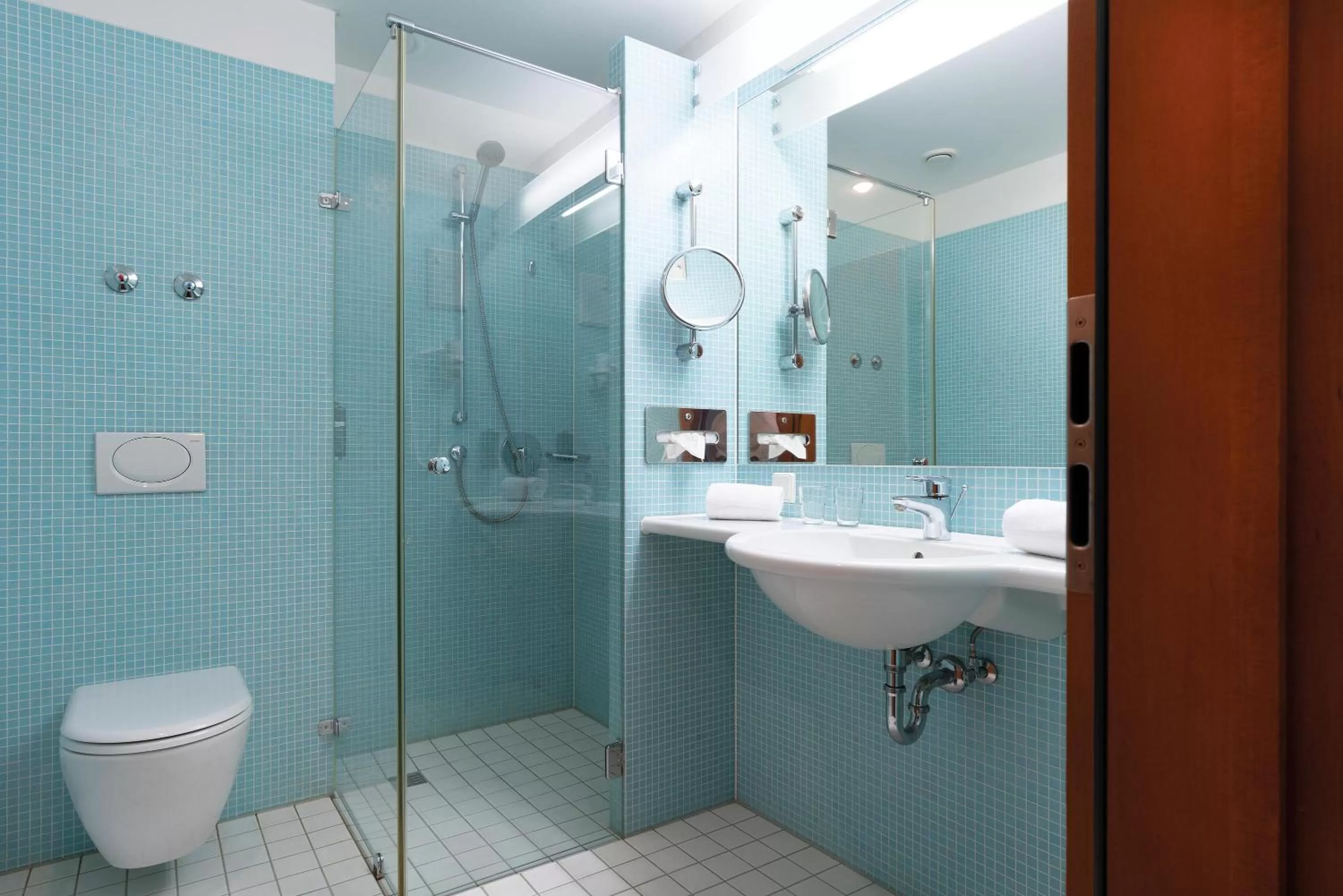 Shower in Seminaris Hotel Potsdam Griebnitzsee