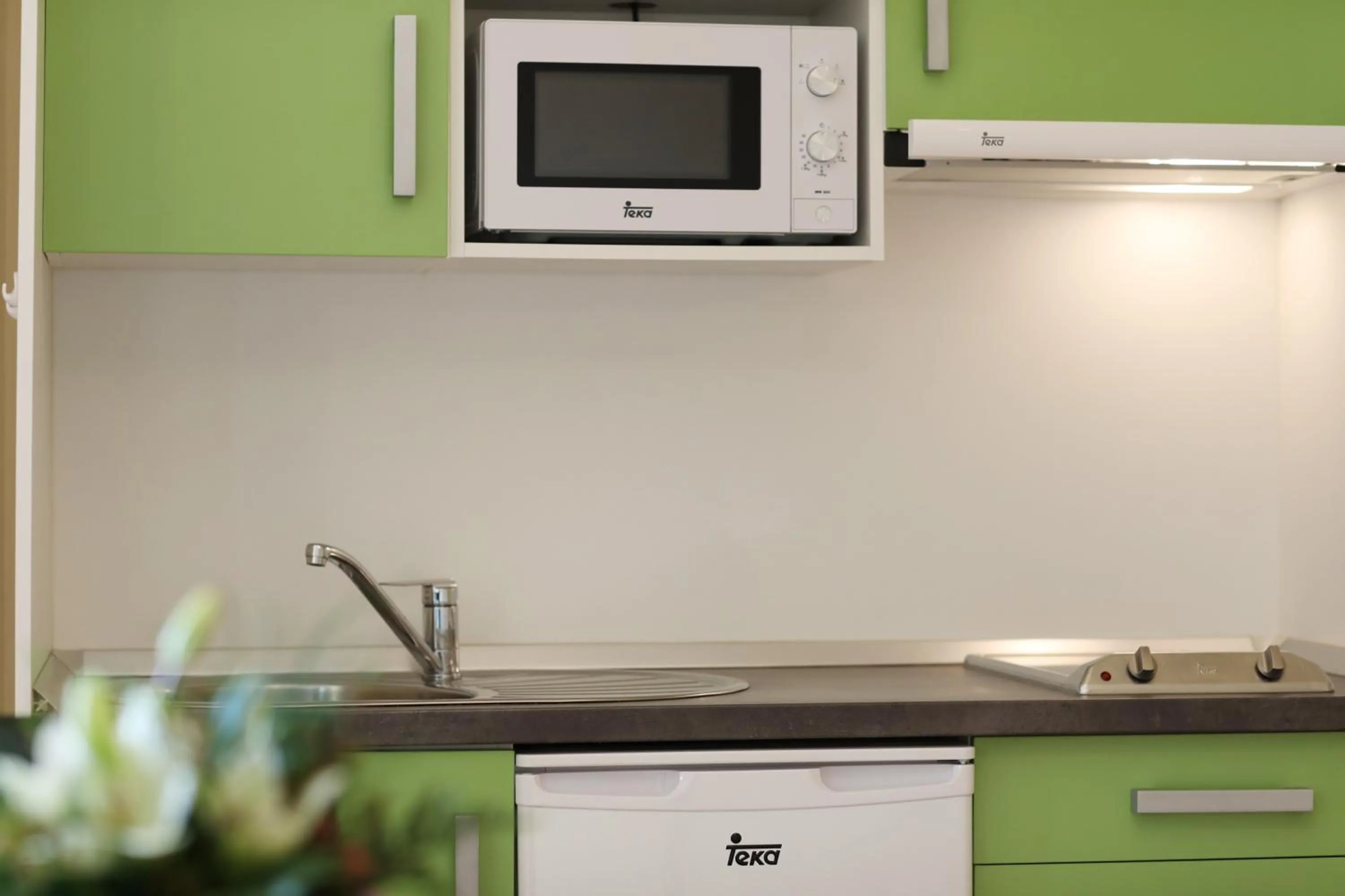 Kitchen or kitchenette in Hotel La Pergola Mallorca