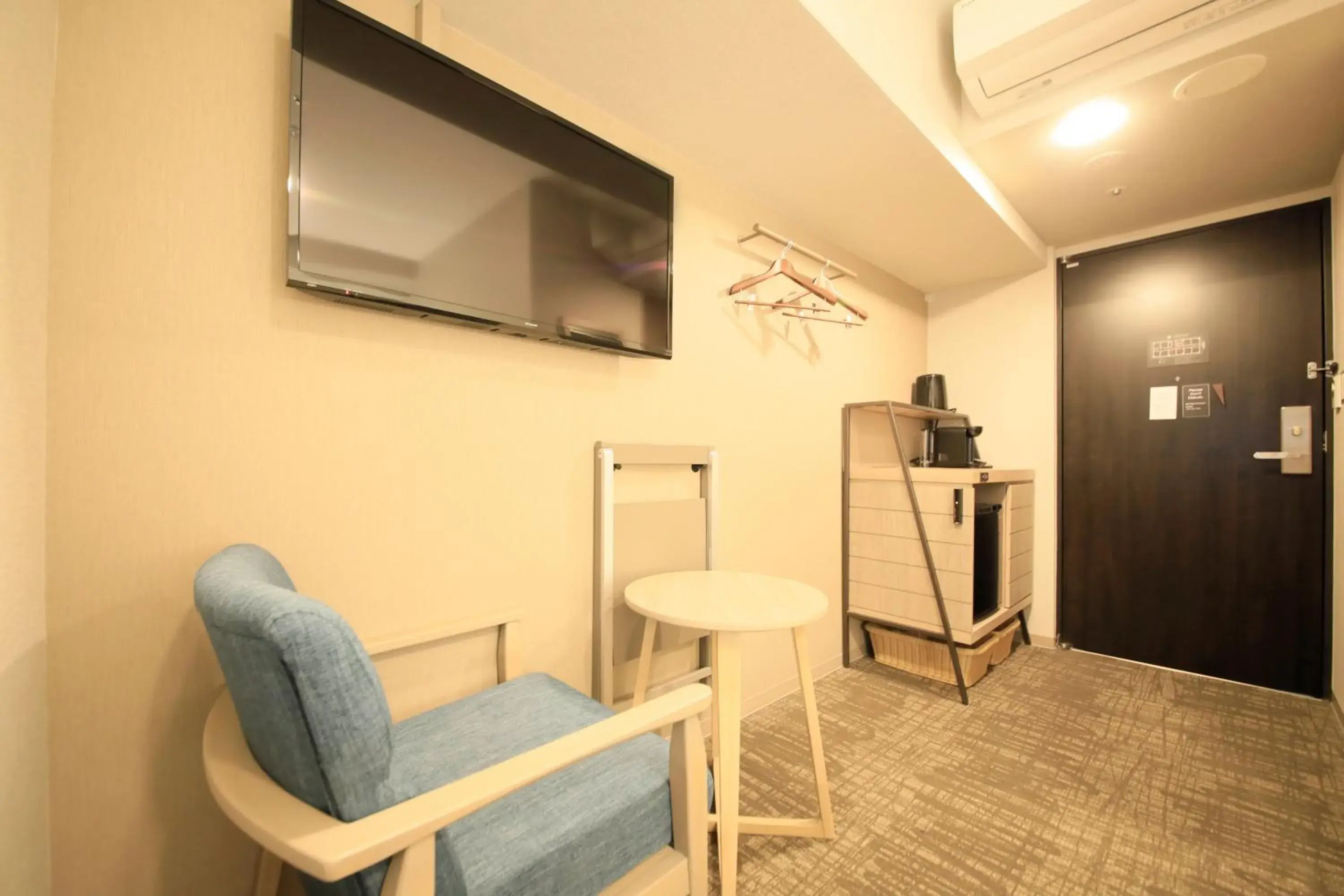 Photo of the whole room, TV/Entertainment Center in S-peria Inn Osaka Hommachi