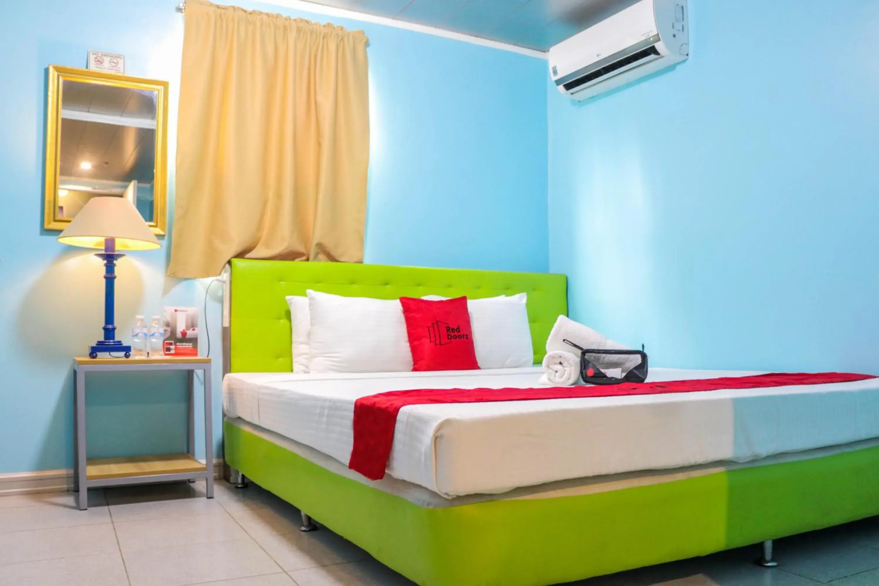 Bedroom, Bed in RedDoorz Plus near UV Mandaue Cebu