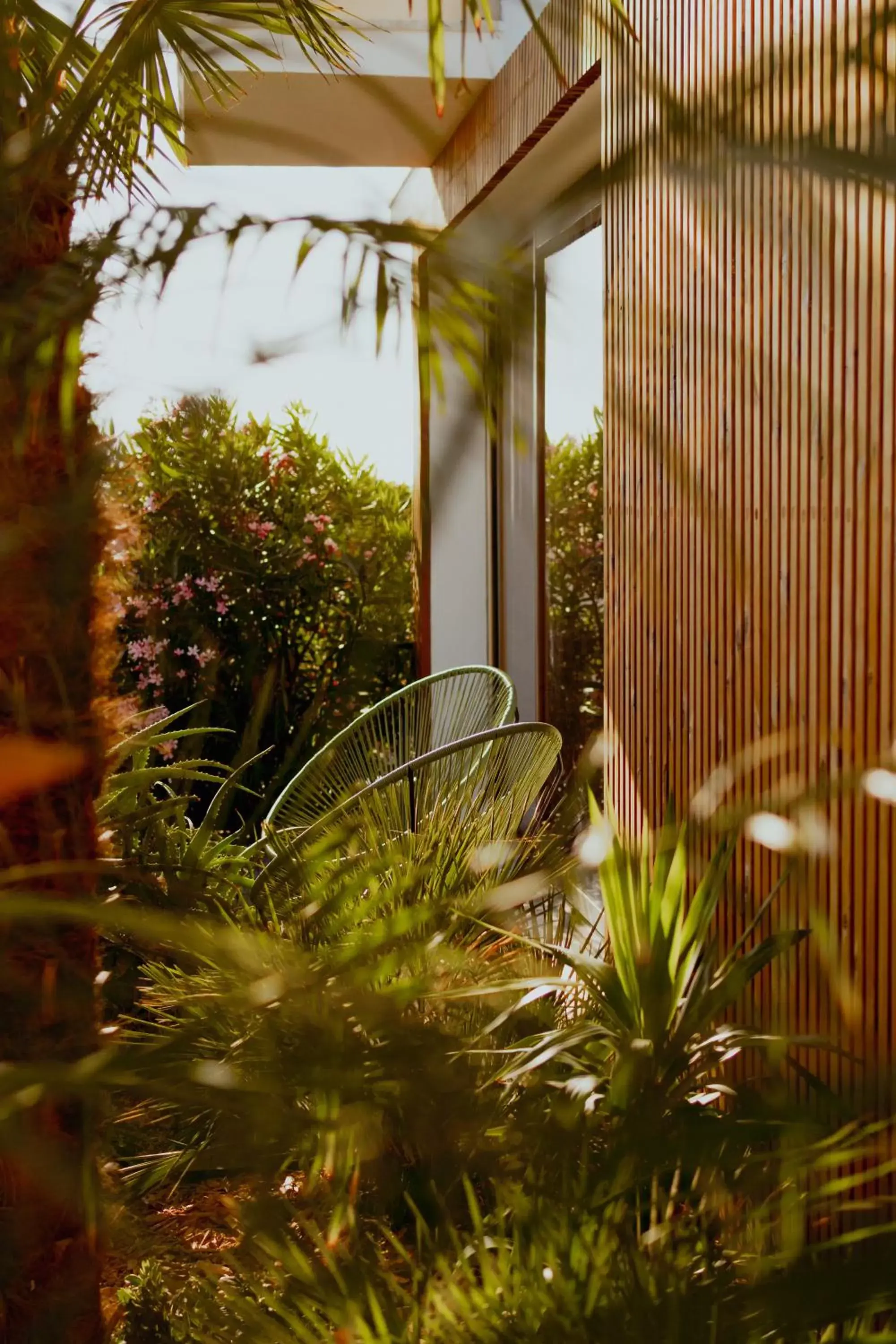 Patio in The Salty Pelican Yoga & Surf Retreat