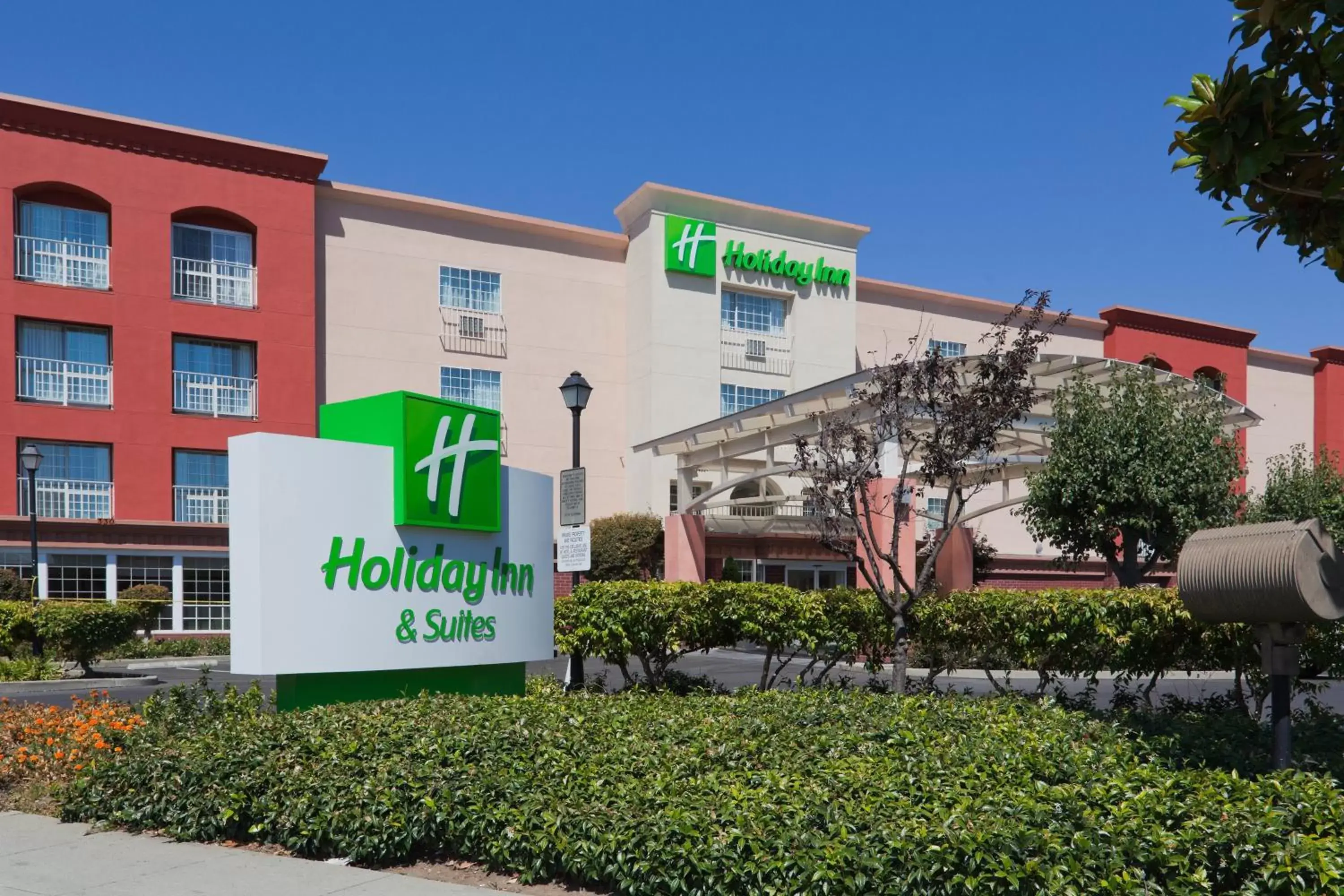 Property Building in Holiday Inn & Suites San Mateo - SFO, an IHG Hotel