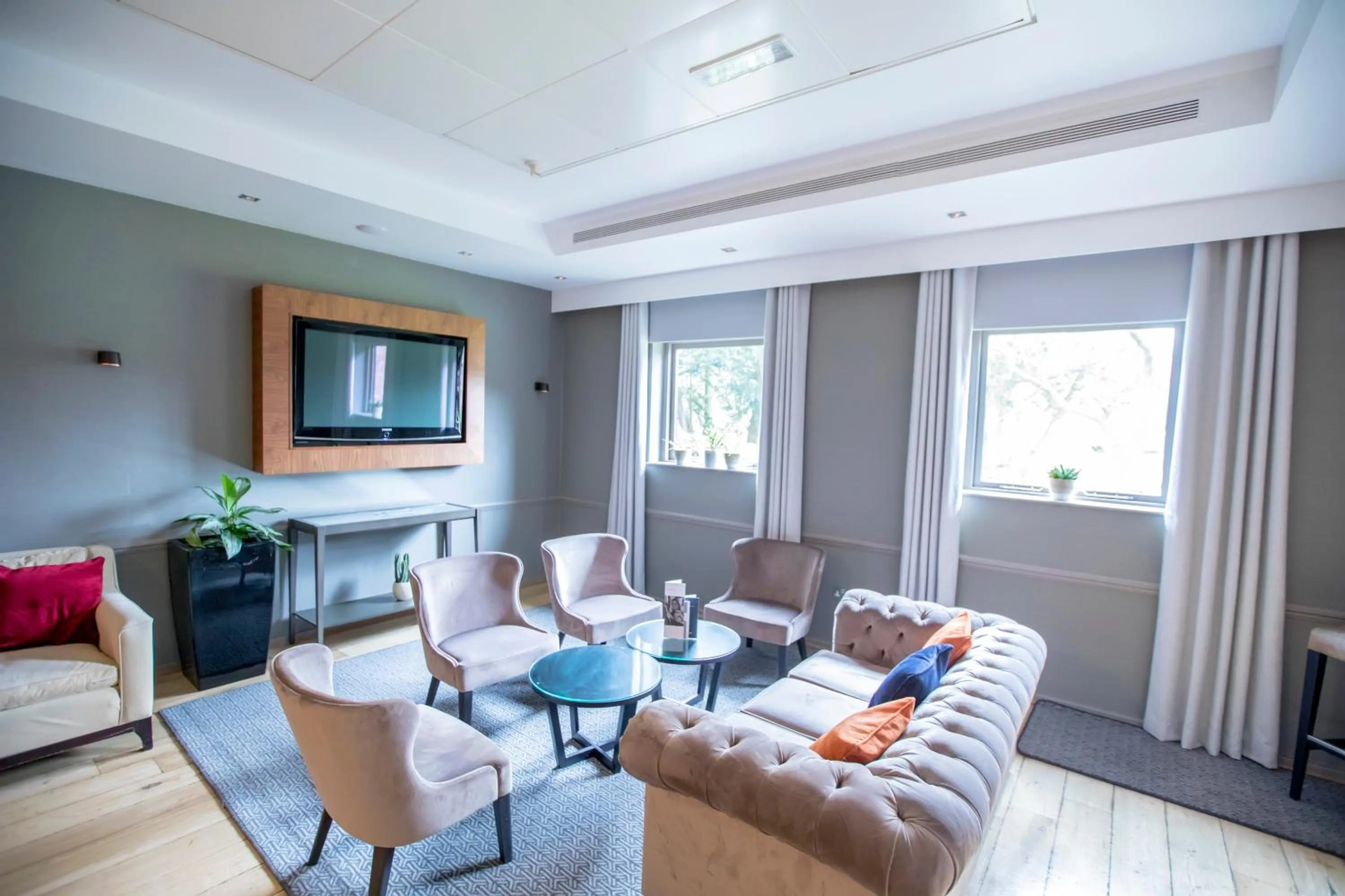 Restaurant/places to eat in Denham Grove