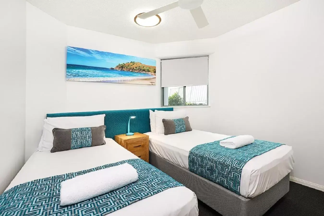 Bedroom, Bed in Malibu Apartments