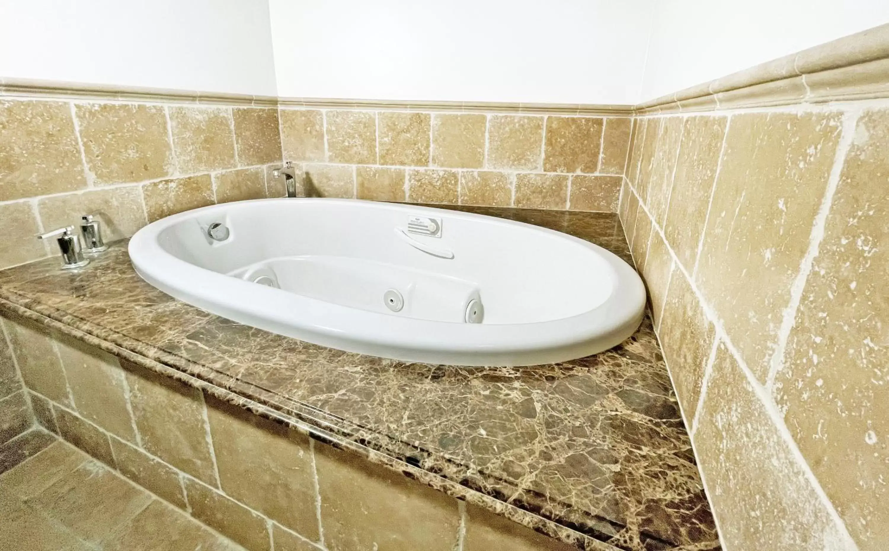 Bathroom in Catalina Courtyard Suites