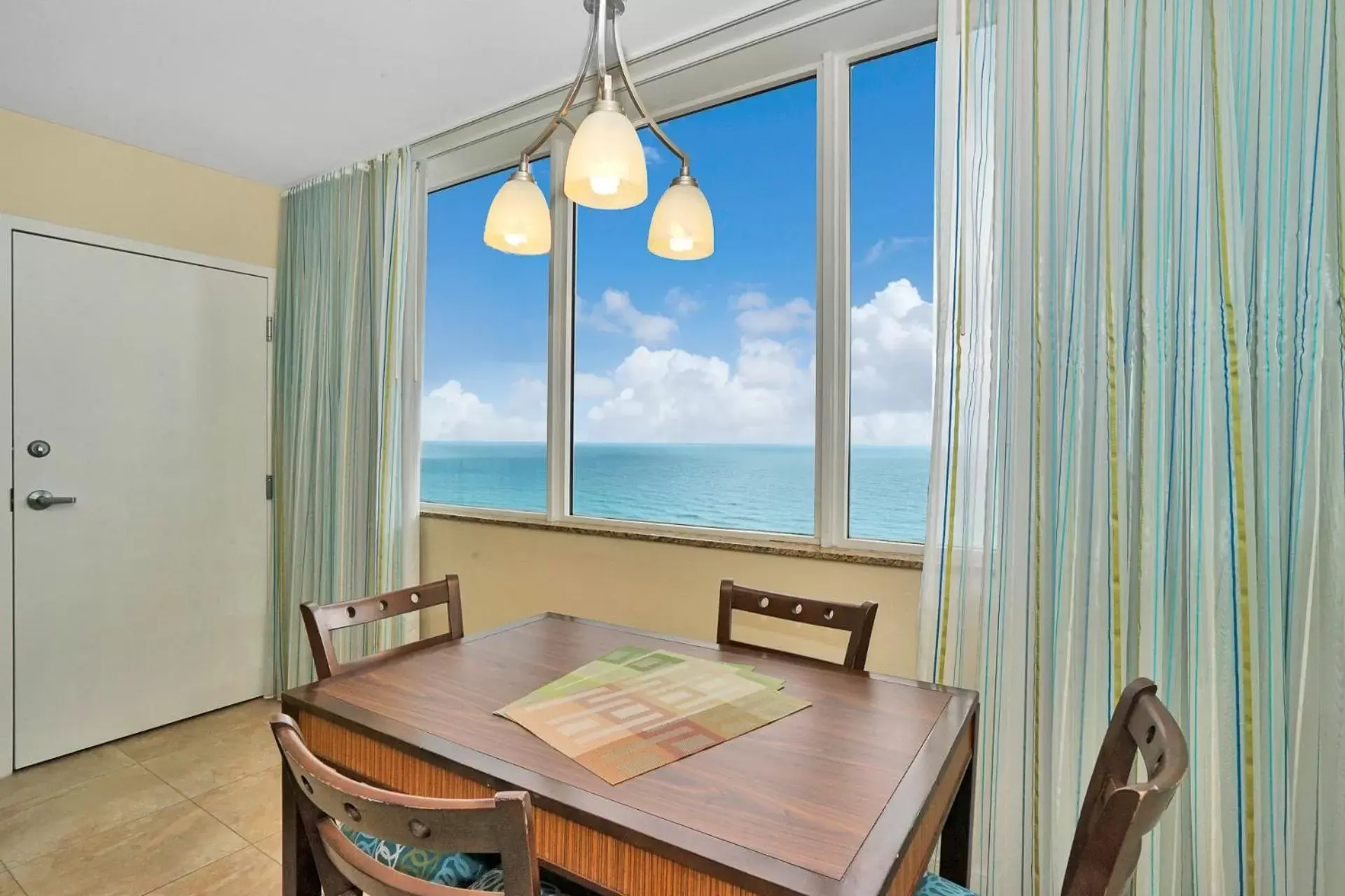 Dining Area in Hollywood Beach Tower by Capital Vacations