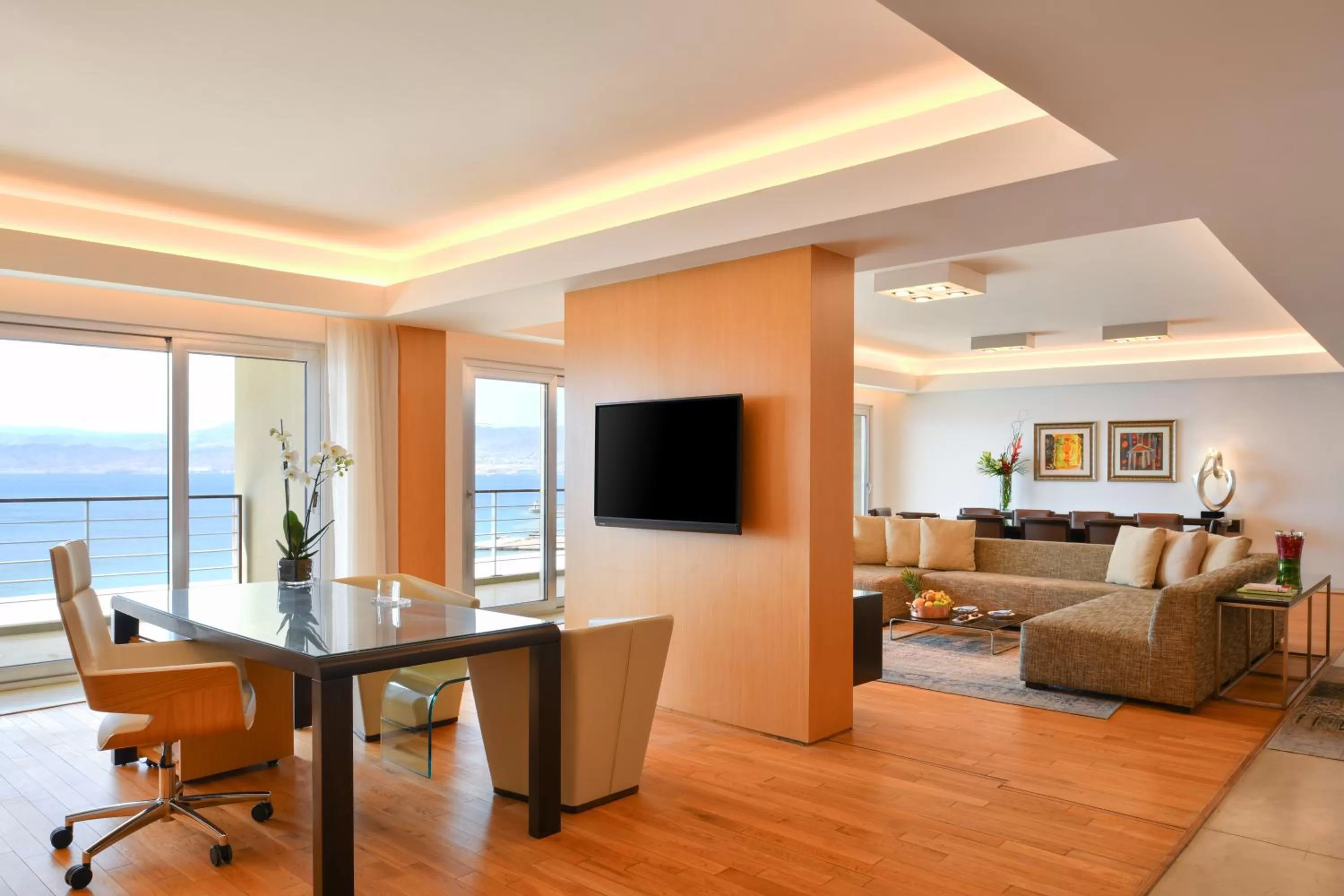 Communal lounge/ TV room in Kempinski Hotel Aqaba