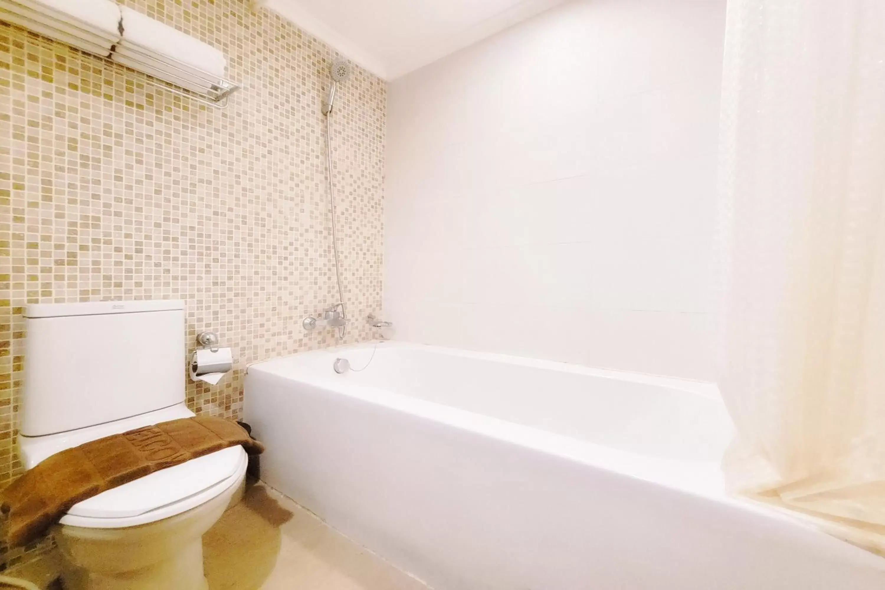 Hot Tub, Bathroom in Citin Pratunam Bangkok by Compass Hospitality