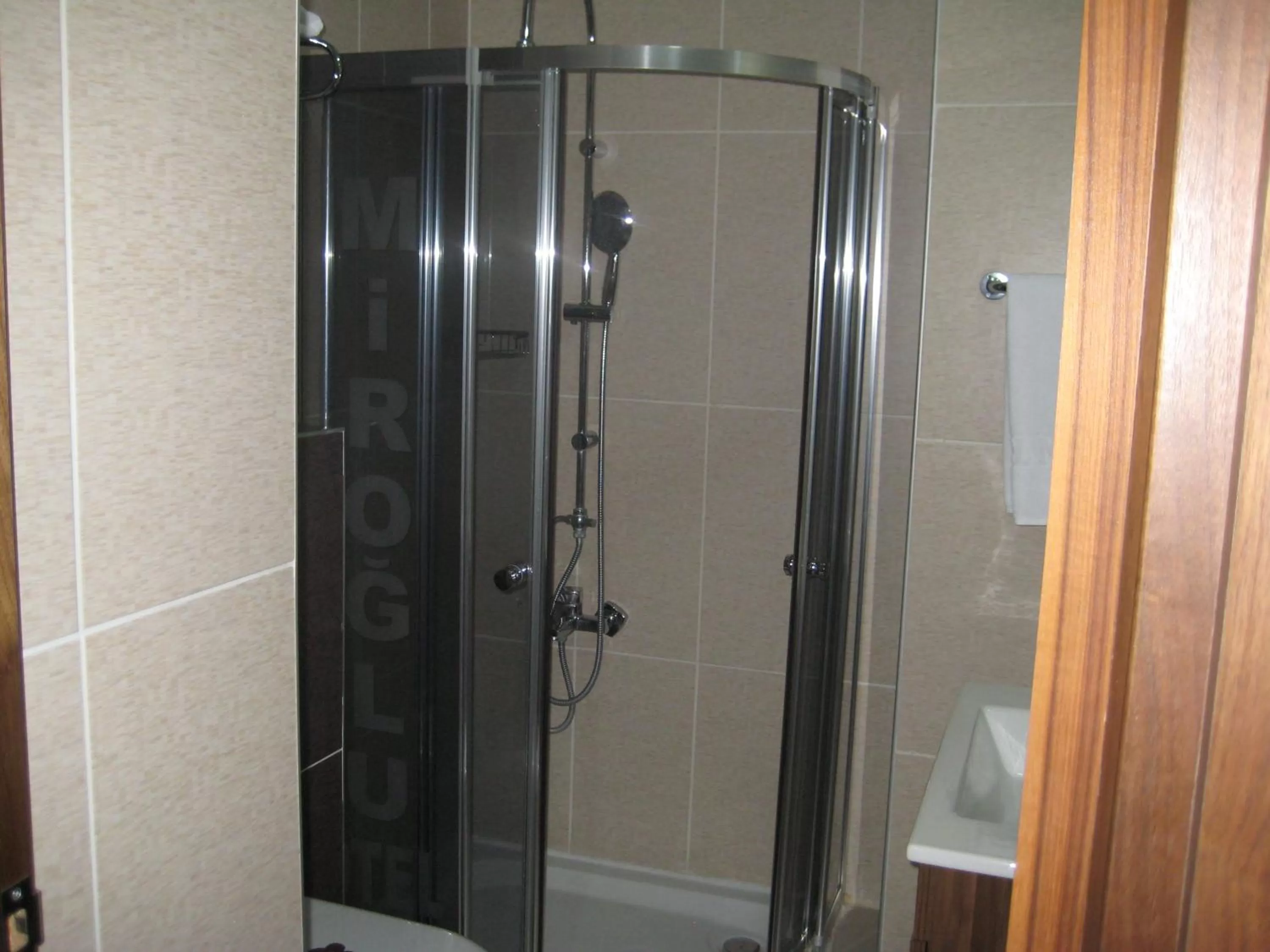 Shower in Miroglu Hotel