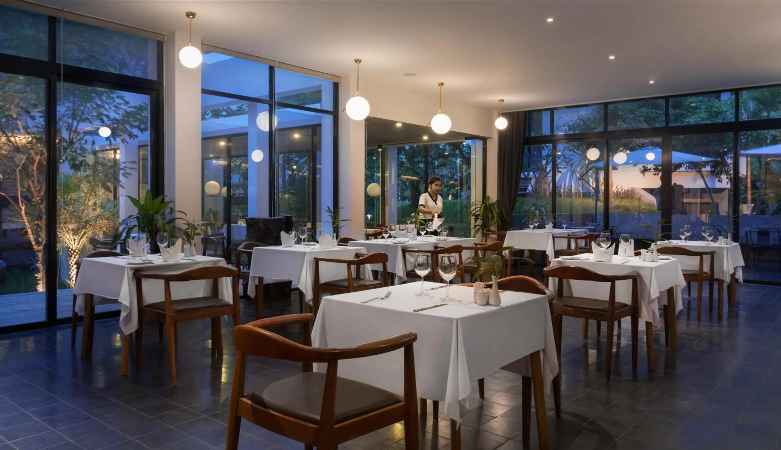 Food and drinks, Restaurant/Places to Eat in Hillocks Hotel & Spa