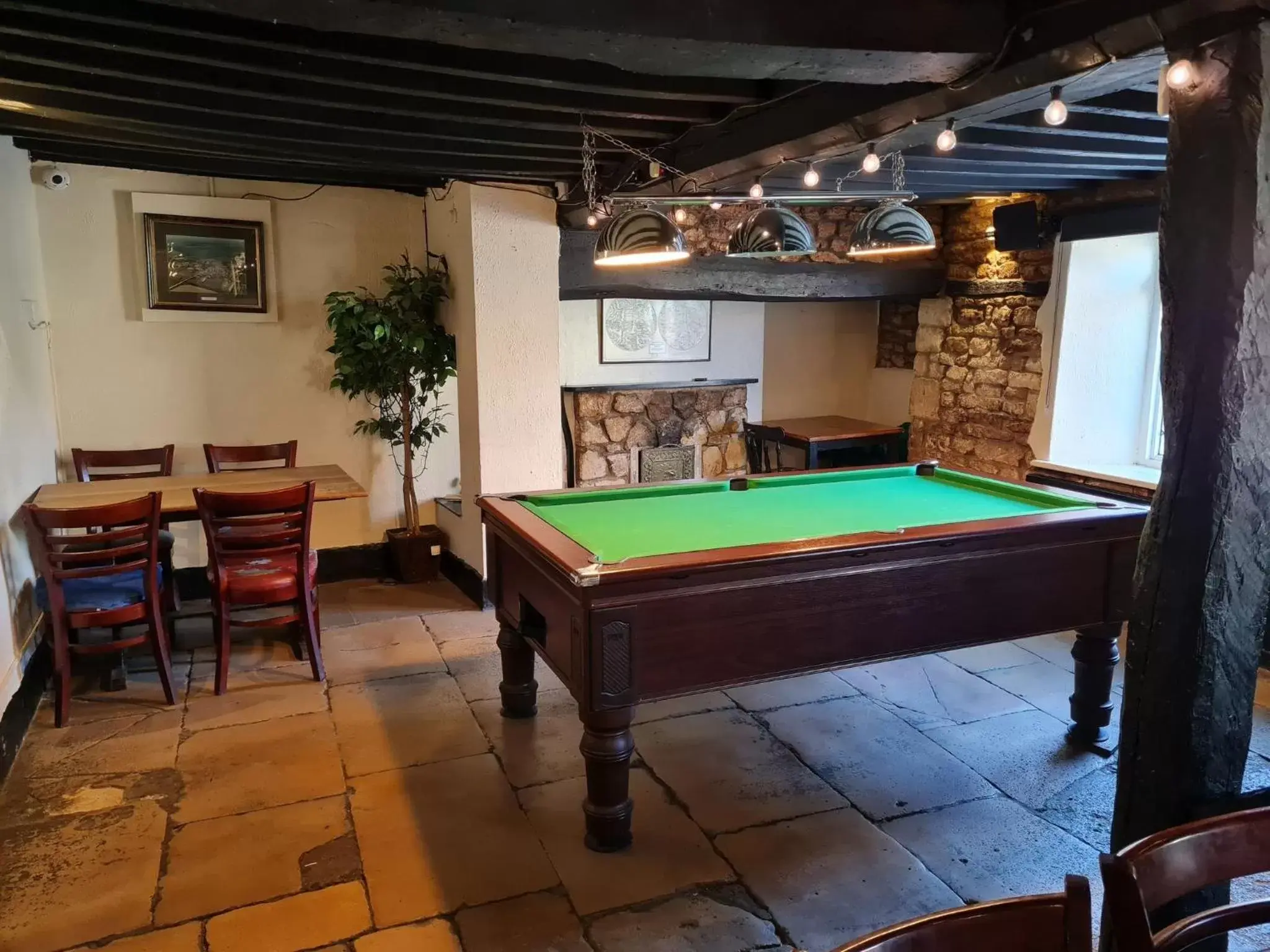 Lounge or bar, Billiards in The Blue Cow