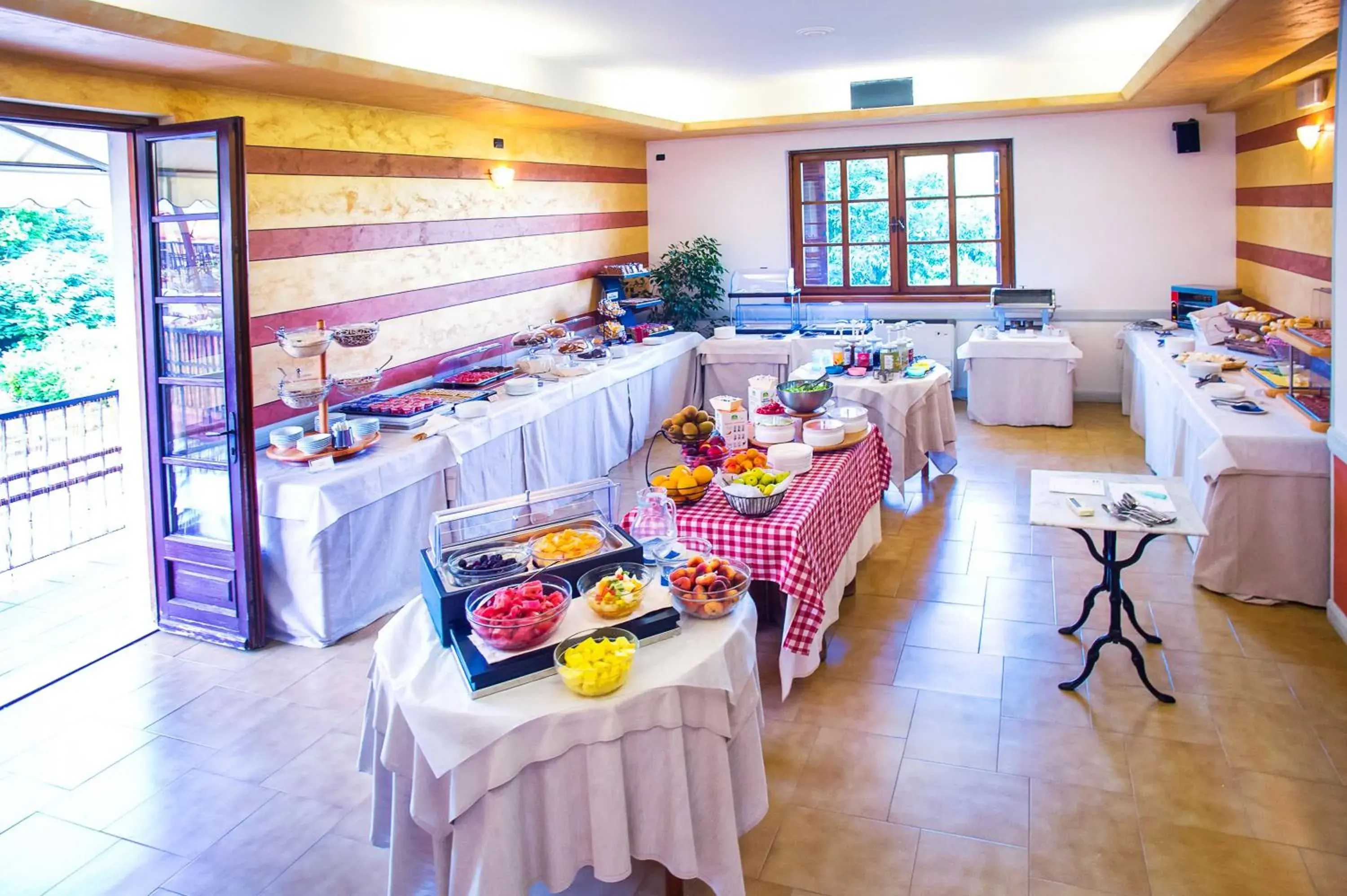 Restaurant/Places to Eat in Hotel Il Castello