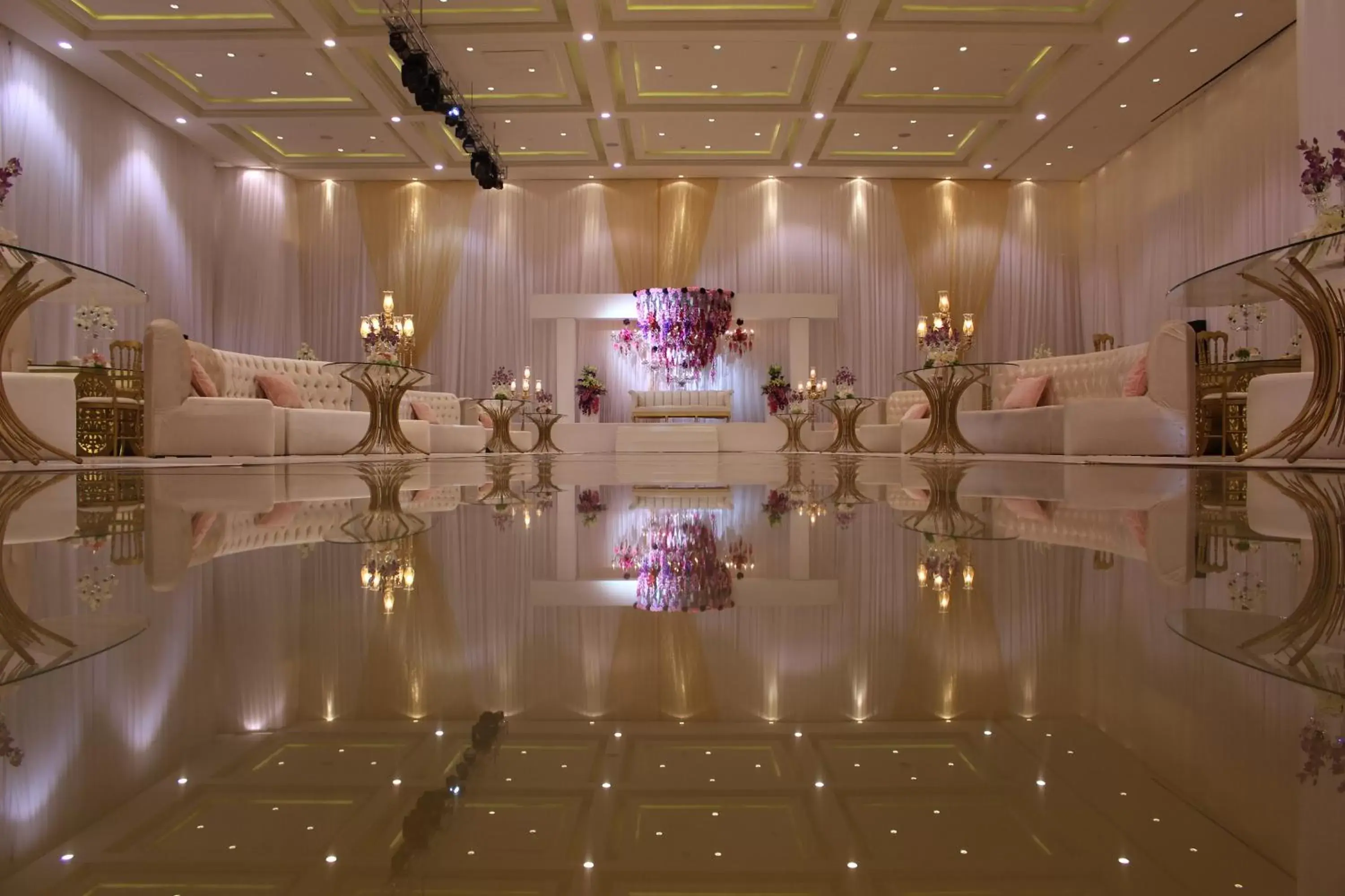 Banquet/Function facilities, Swimming Pool in Holiday Inn Riyadh Izdihar, an IHG Hotel