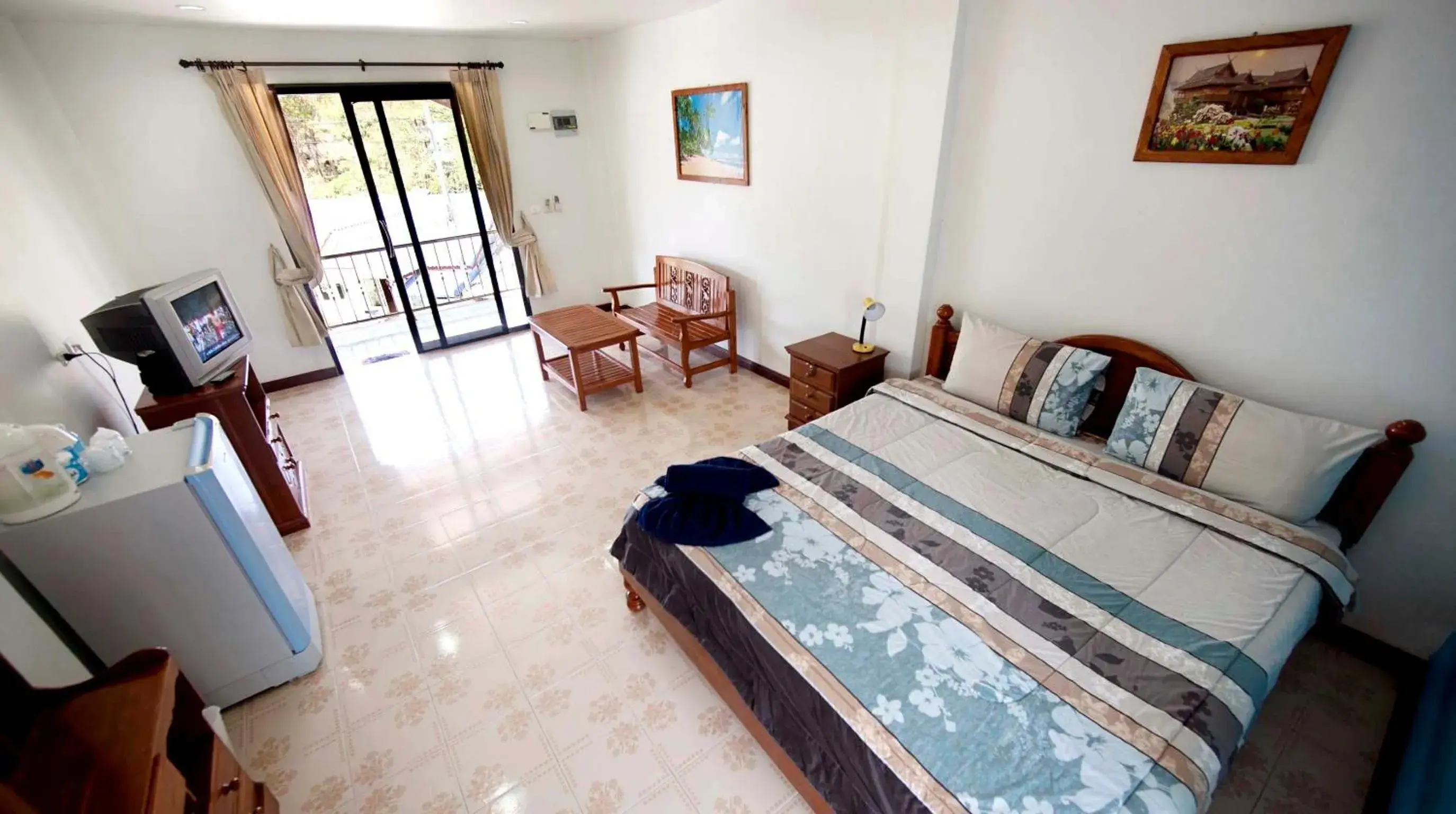 Day, Bed in Lotus Friendly Hotel Day, Bed in Lotus Friendly Hotel