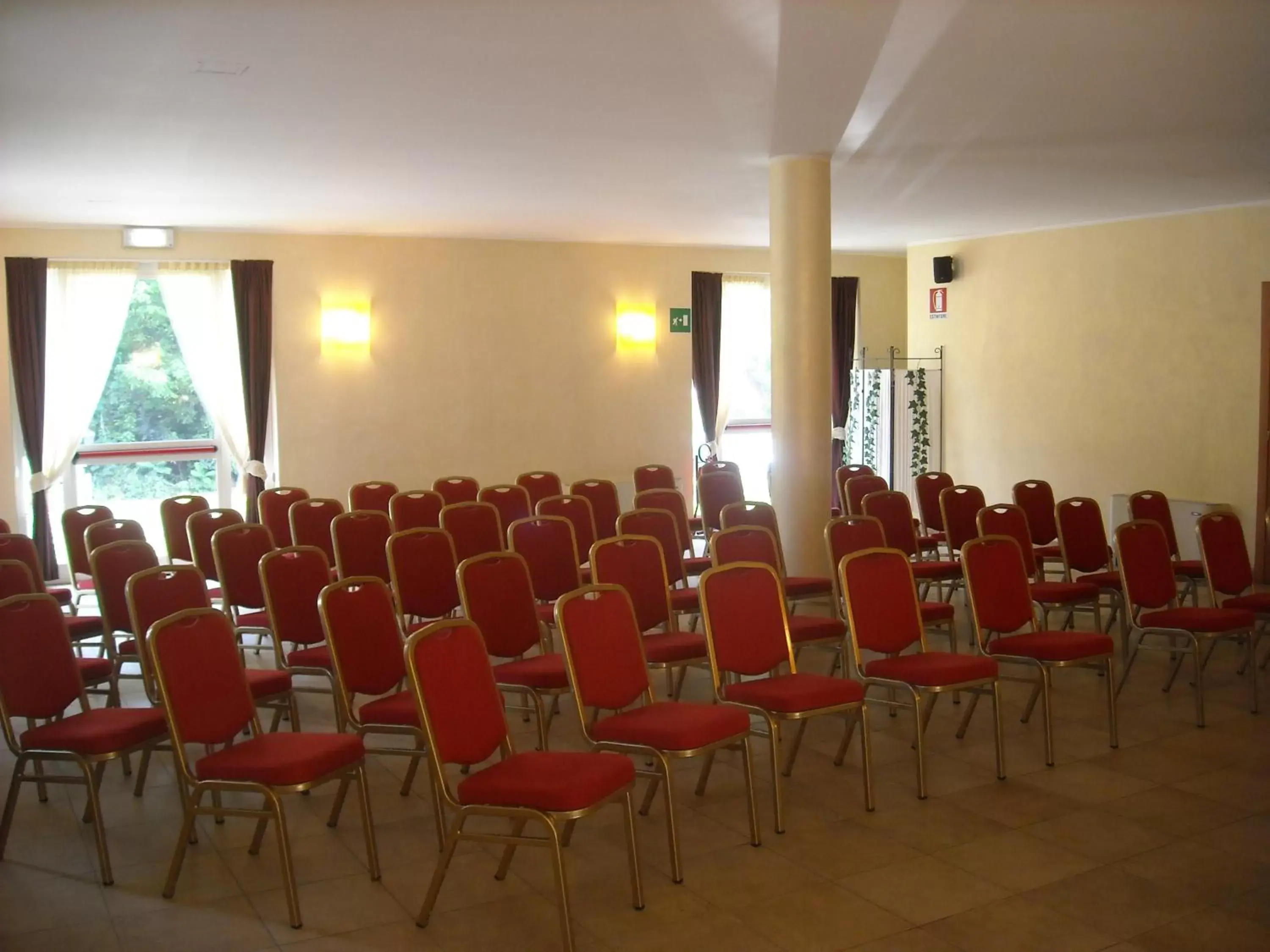 Business facilities in Hotel Valentino