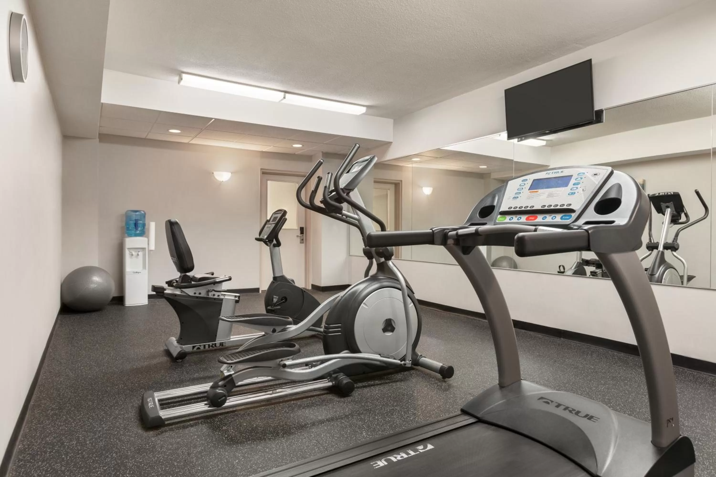 Fitness centre/facilities in Days Inn by Wyndham London