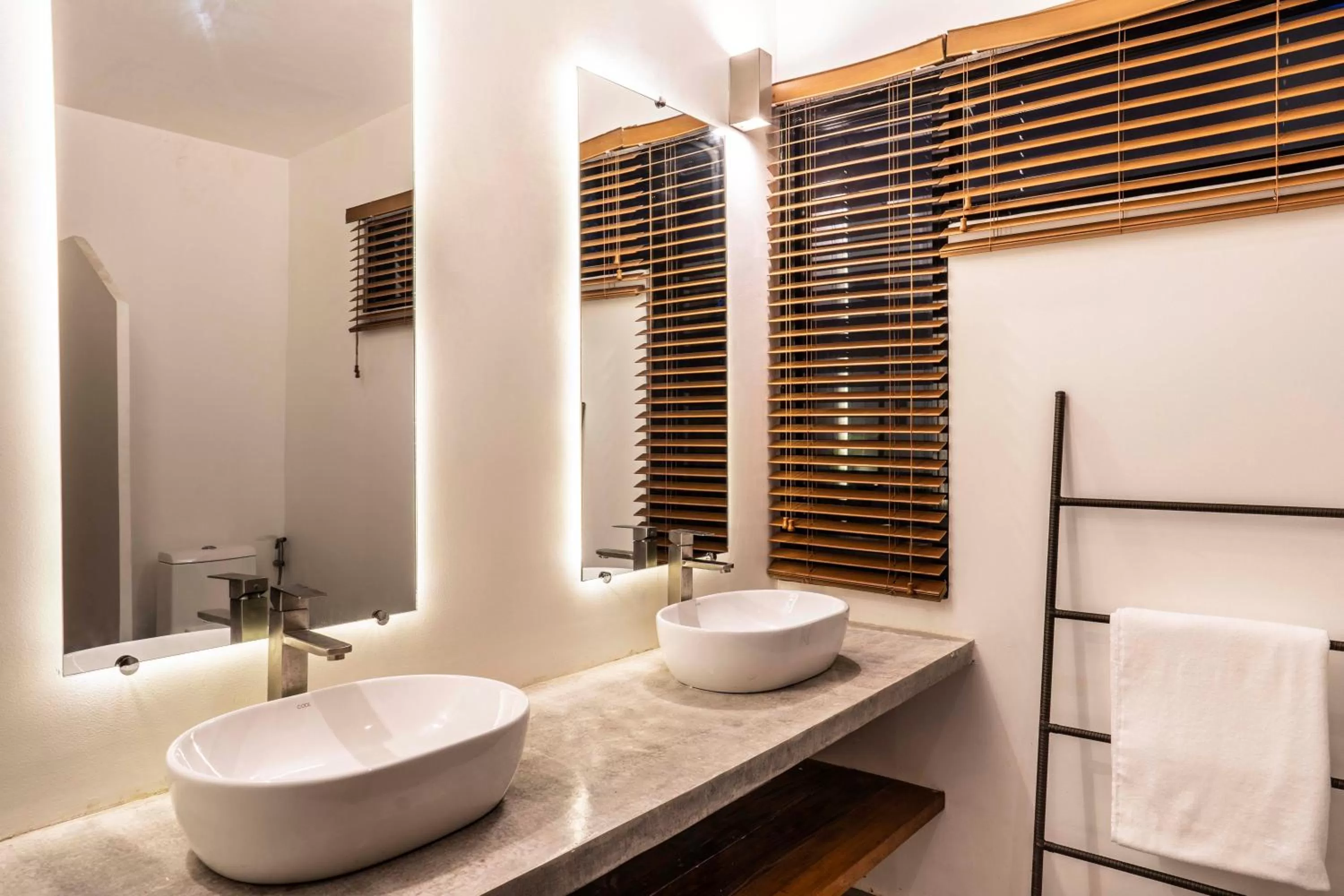 Bathroom in Bird of Paradise