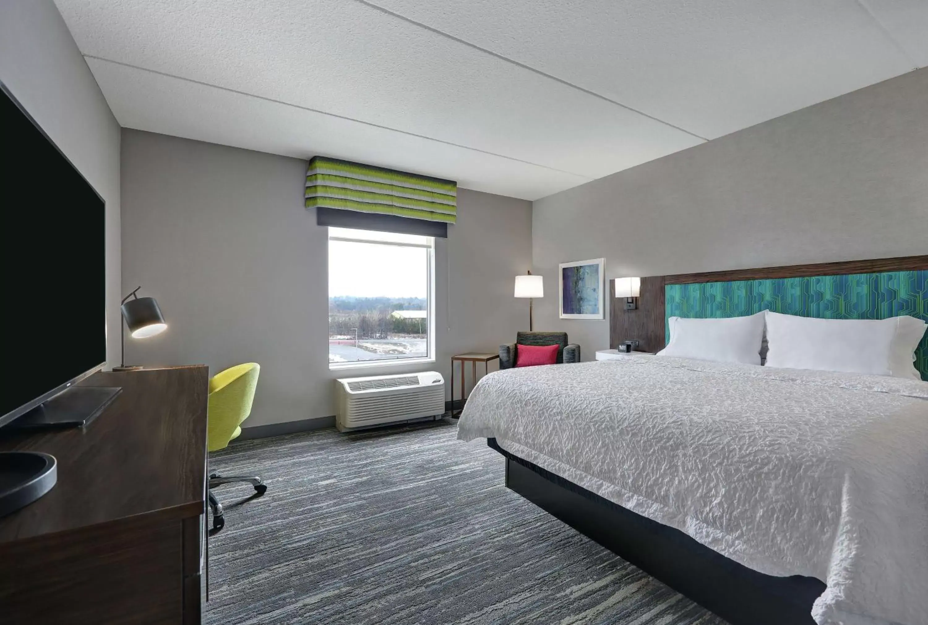 Bed in Hampton Inn Peterborough Bed in Hampton Inn Peterborough