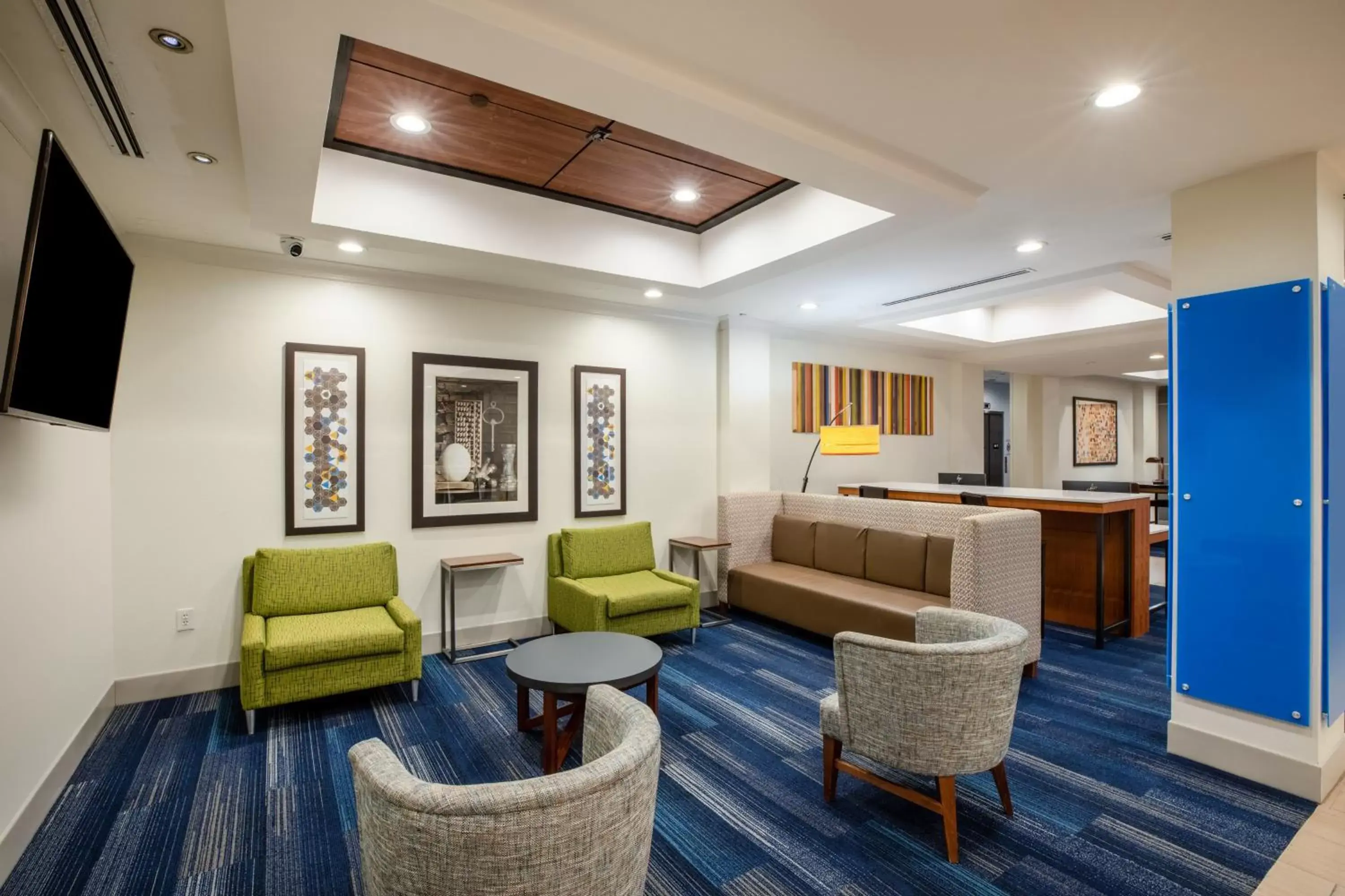 Property building, Seating Area in Holiday Inn Express & Suites Rockport - Bay View, an IHG Hotel